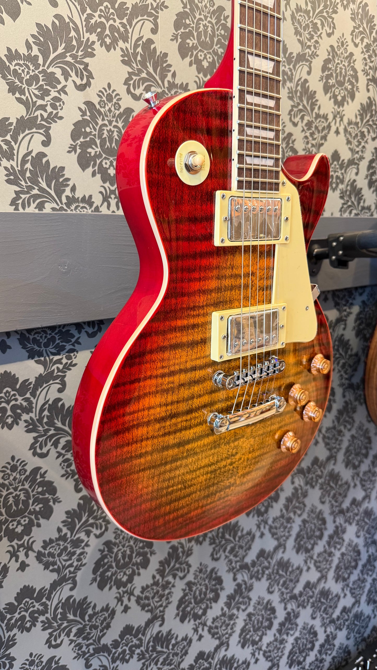 Eko LS300-CSB Cherry Sunburst