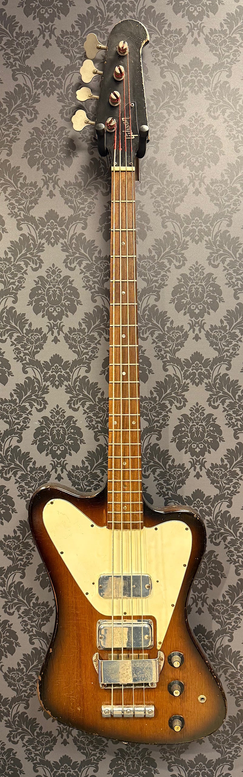 Gibson Thunderbird IV (Non-Reverse) 1968 sunburst bass (occasion