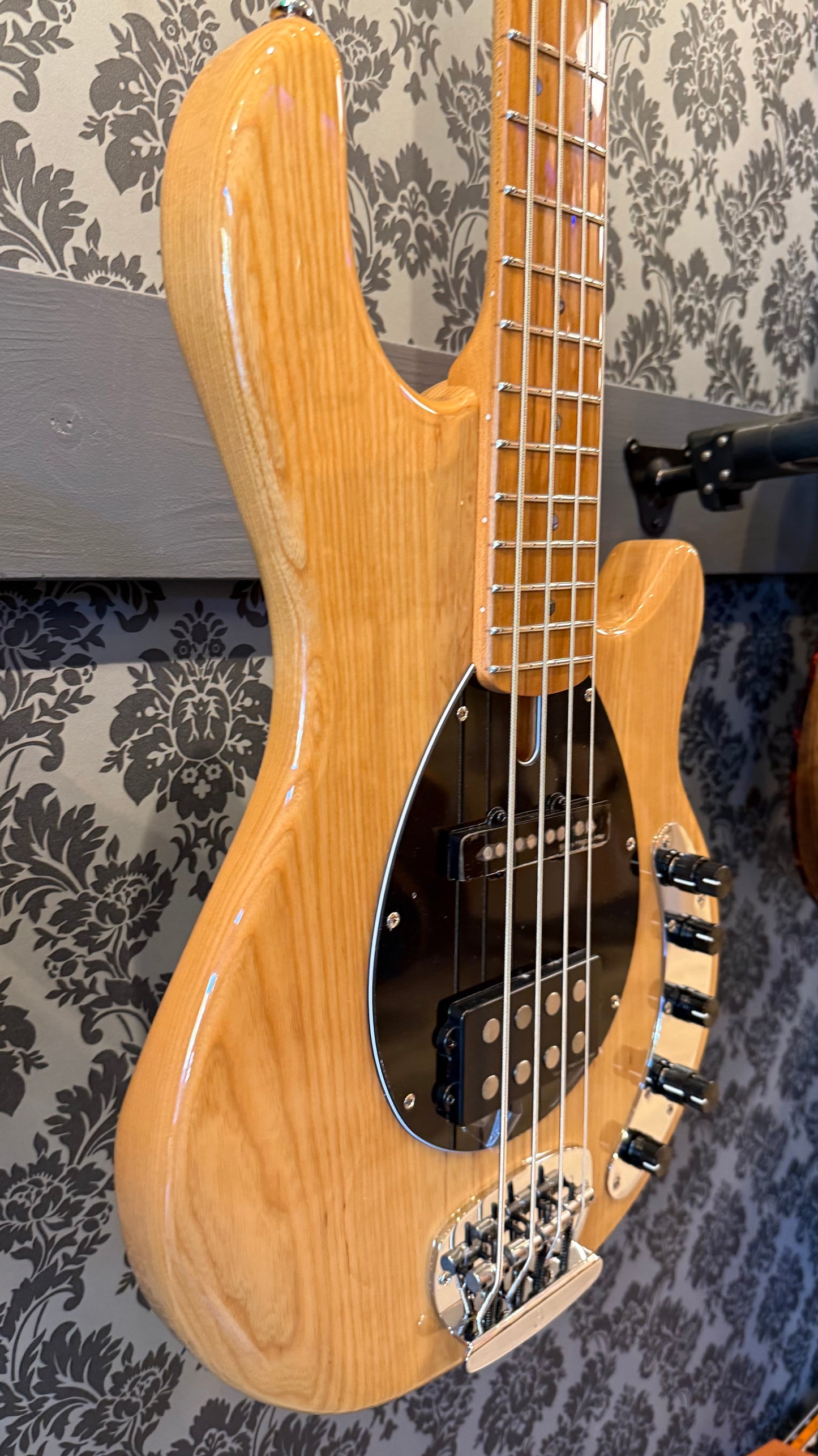 Sire Basses Z7 Marcus Miller swamp ash Naturel