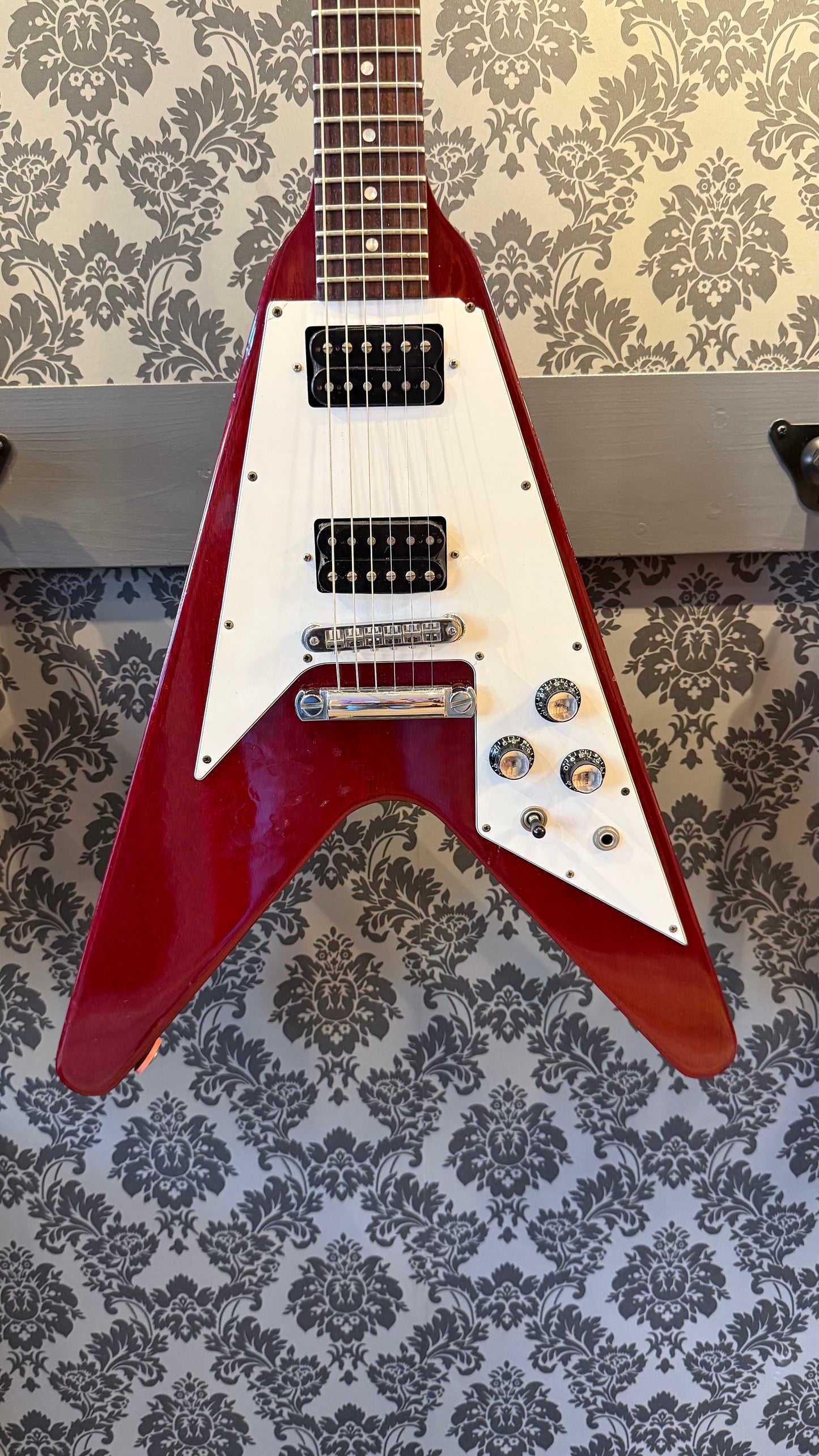 Gibson Flying V '67 in Dark Cherry 1996 incl case (occasion)