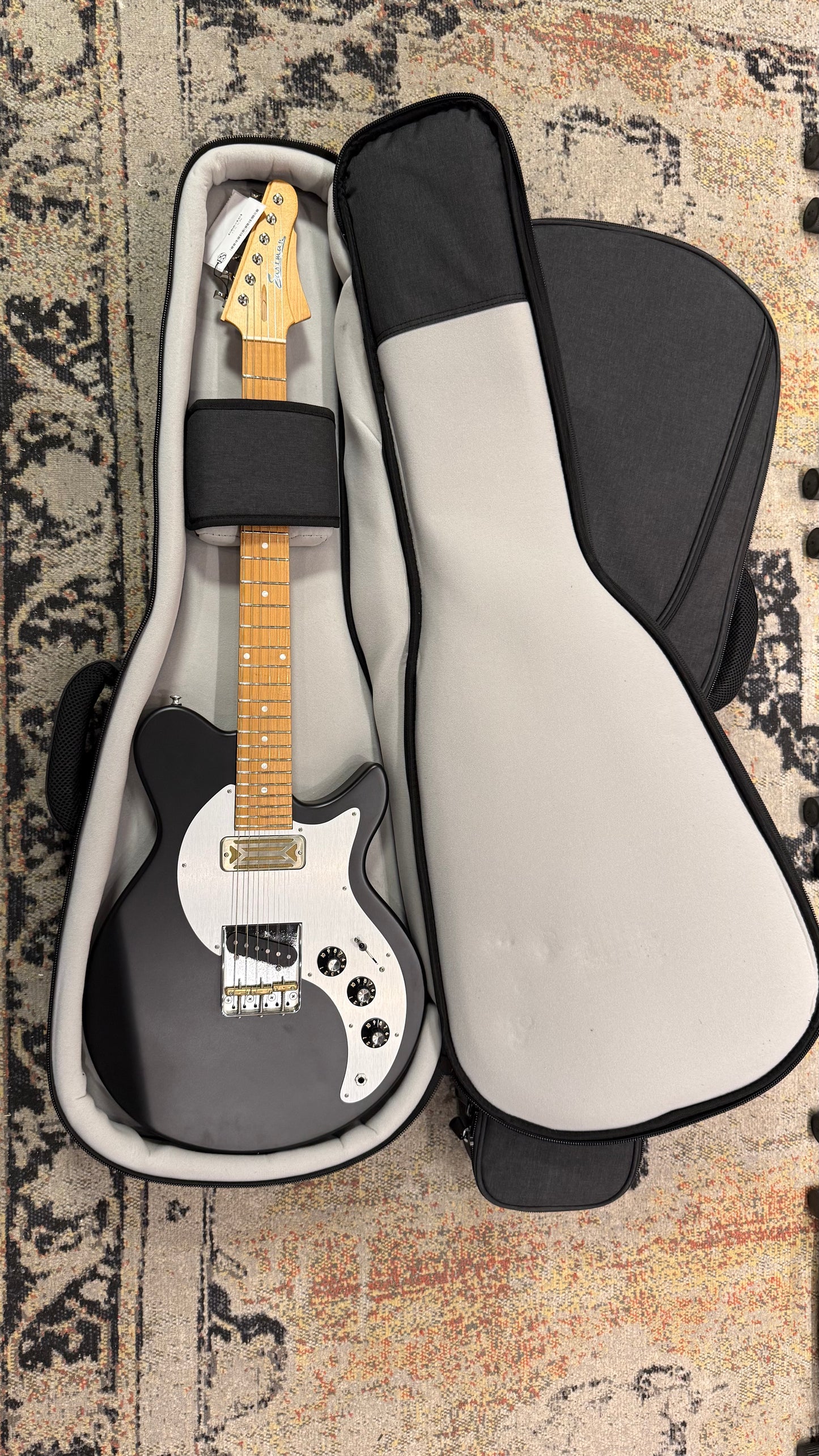 Eastman FT-SC'52 Fuller-tone Series Moss Black incl.gigbag