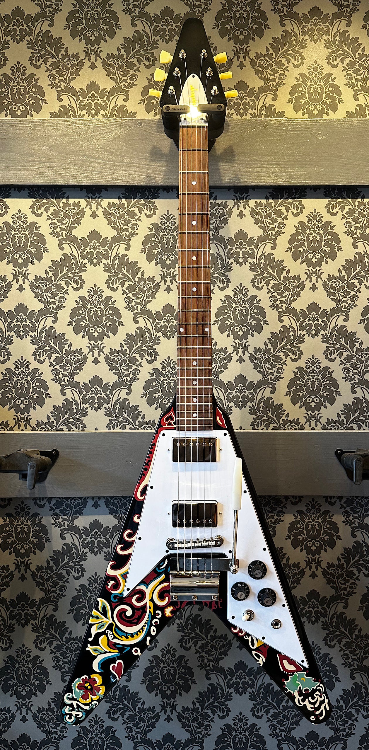 Epiphone Jimi Hendrix "Love Drops" Flying V Ebony incl.case
