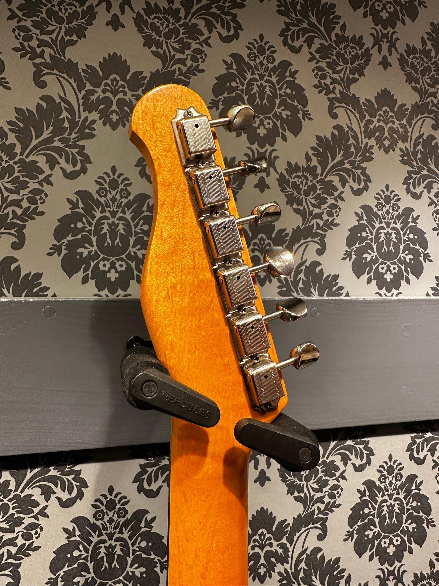Del-Tone 60’s T-Style Custom Sherwood Green Duesenberg Trem Incl. case