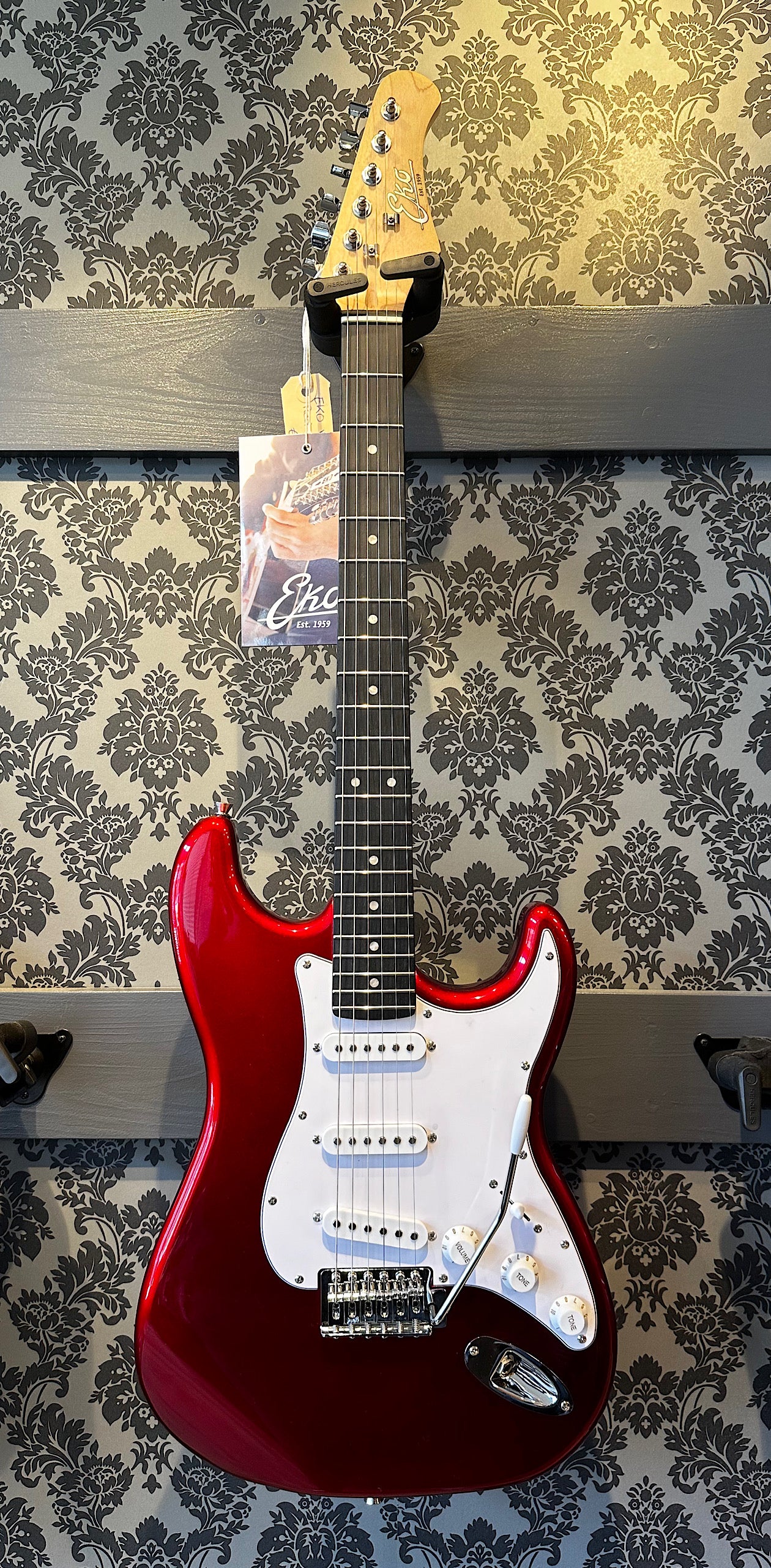 Eko S-300 Metallic Red