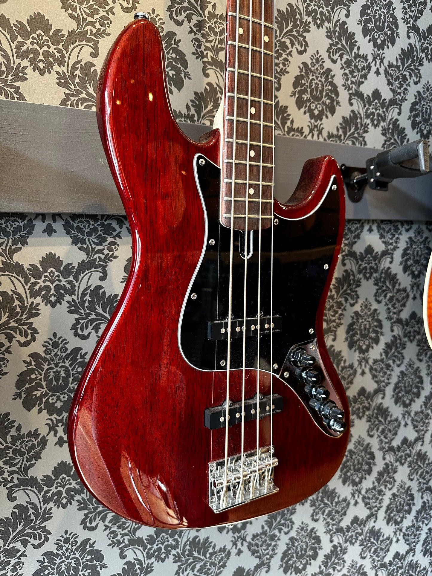 Sire Marcus Miller V3 Naturel Mahogany
