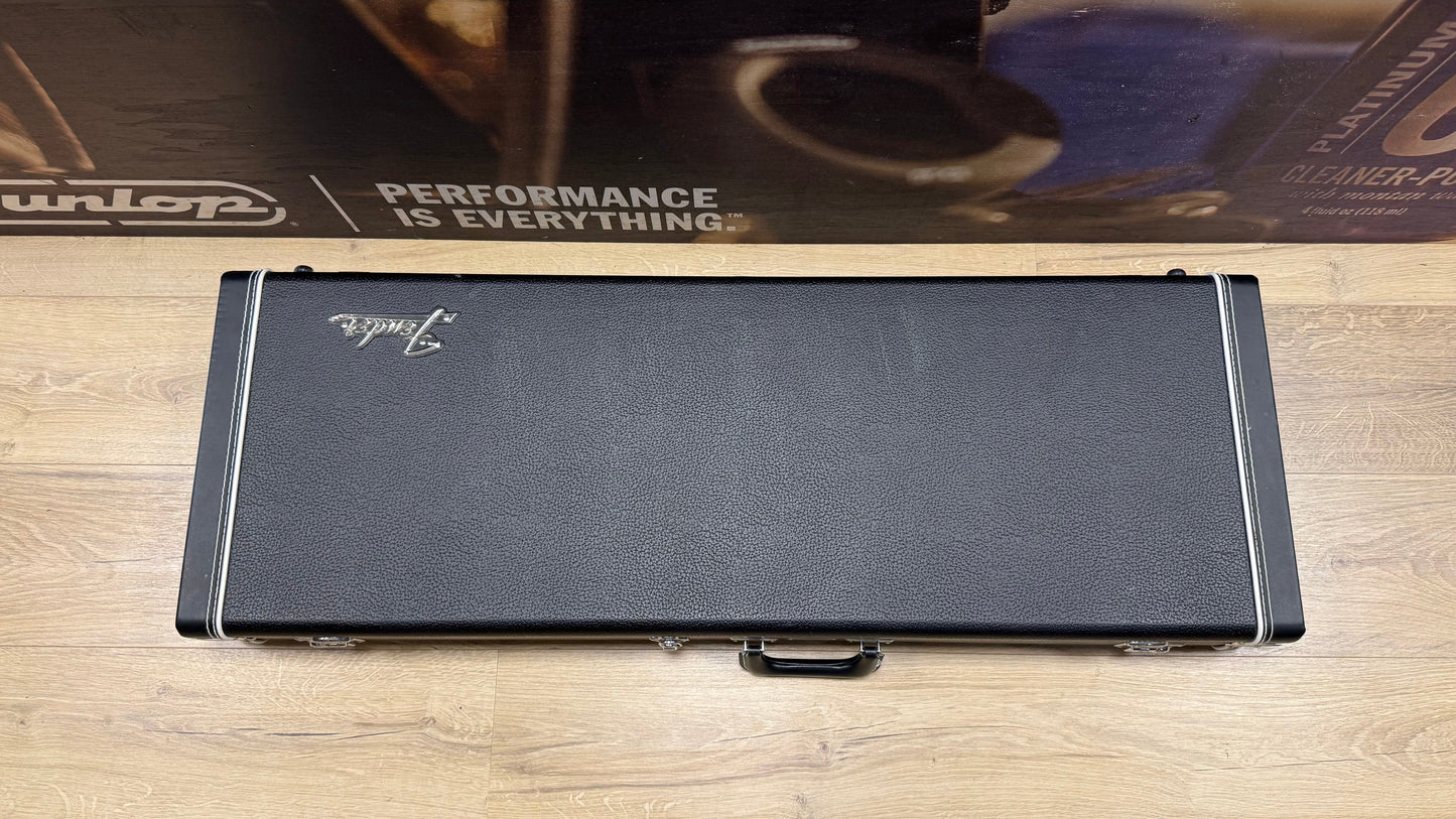 Fender MIJ Limited Edition Stratocaster RW Black Paisley + Case (occasion)