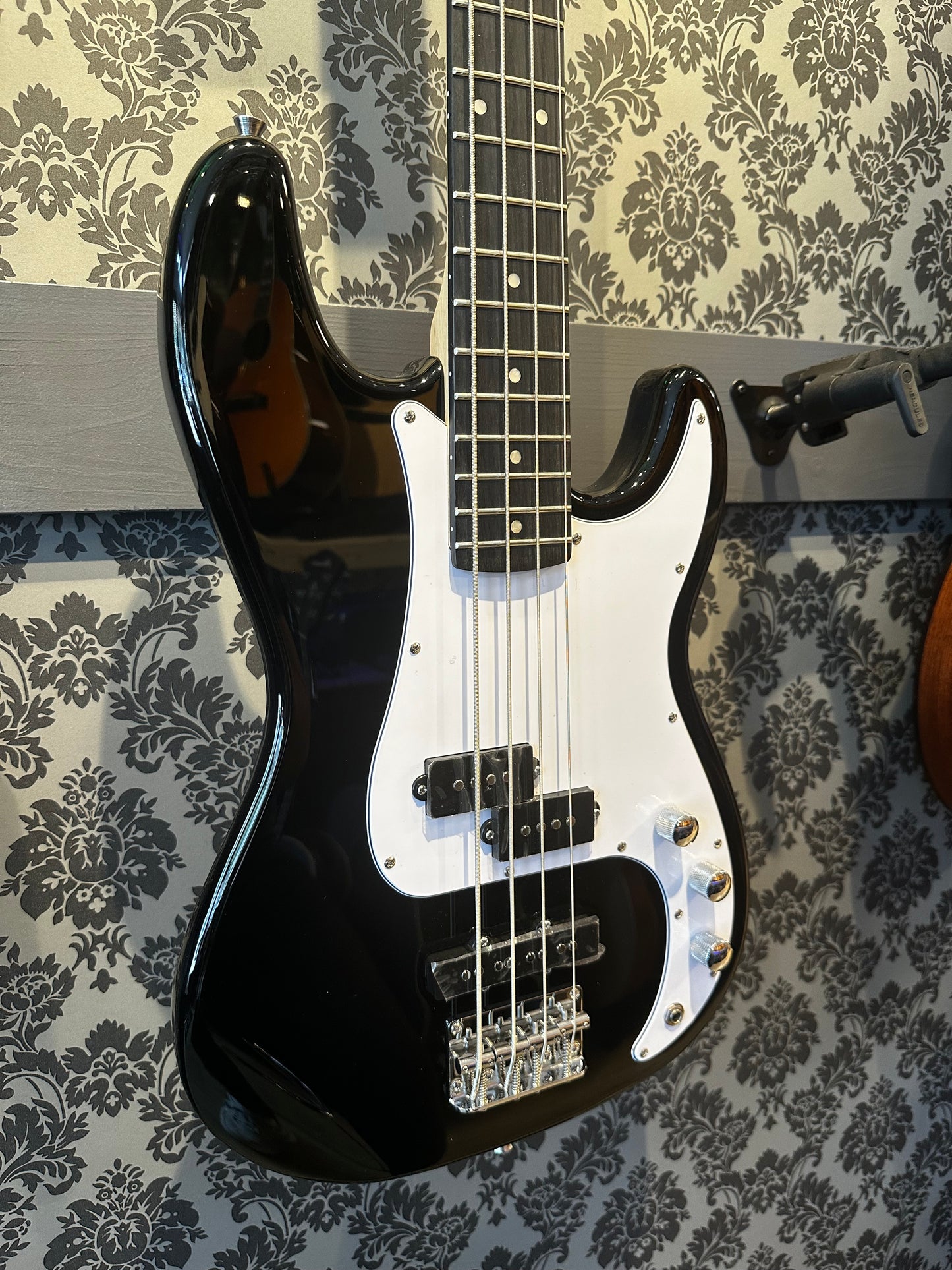 Eko Tribute VJB-200 Zwart