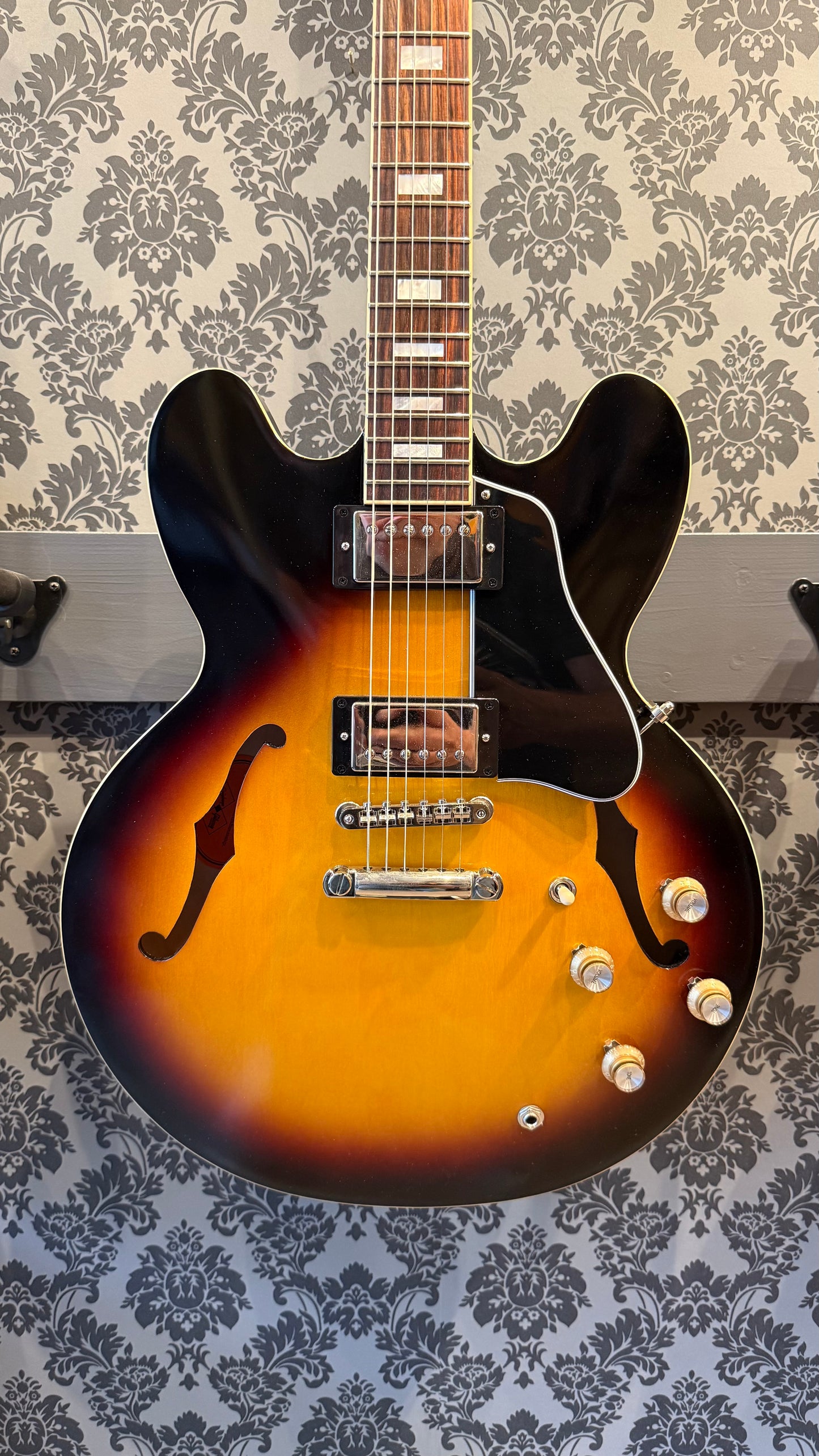 Epiphone IGC 1962 ES-335 Reissue, Vintage Burst incl. case (occasion)