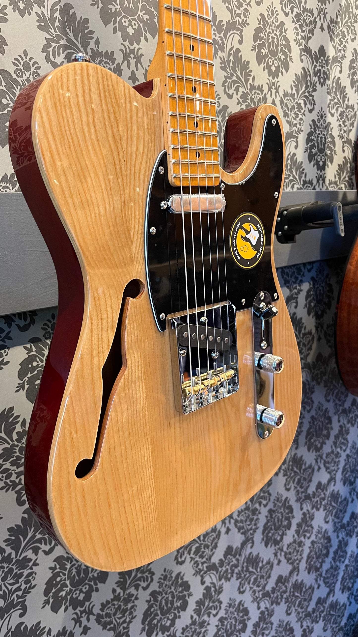 Sire Guitars T7 series alder/ash chambered natural