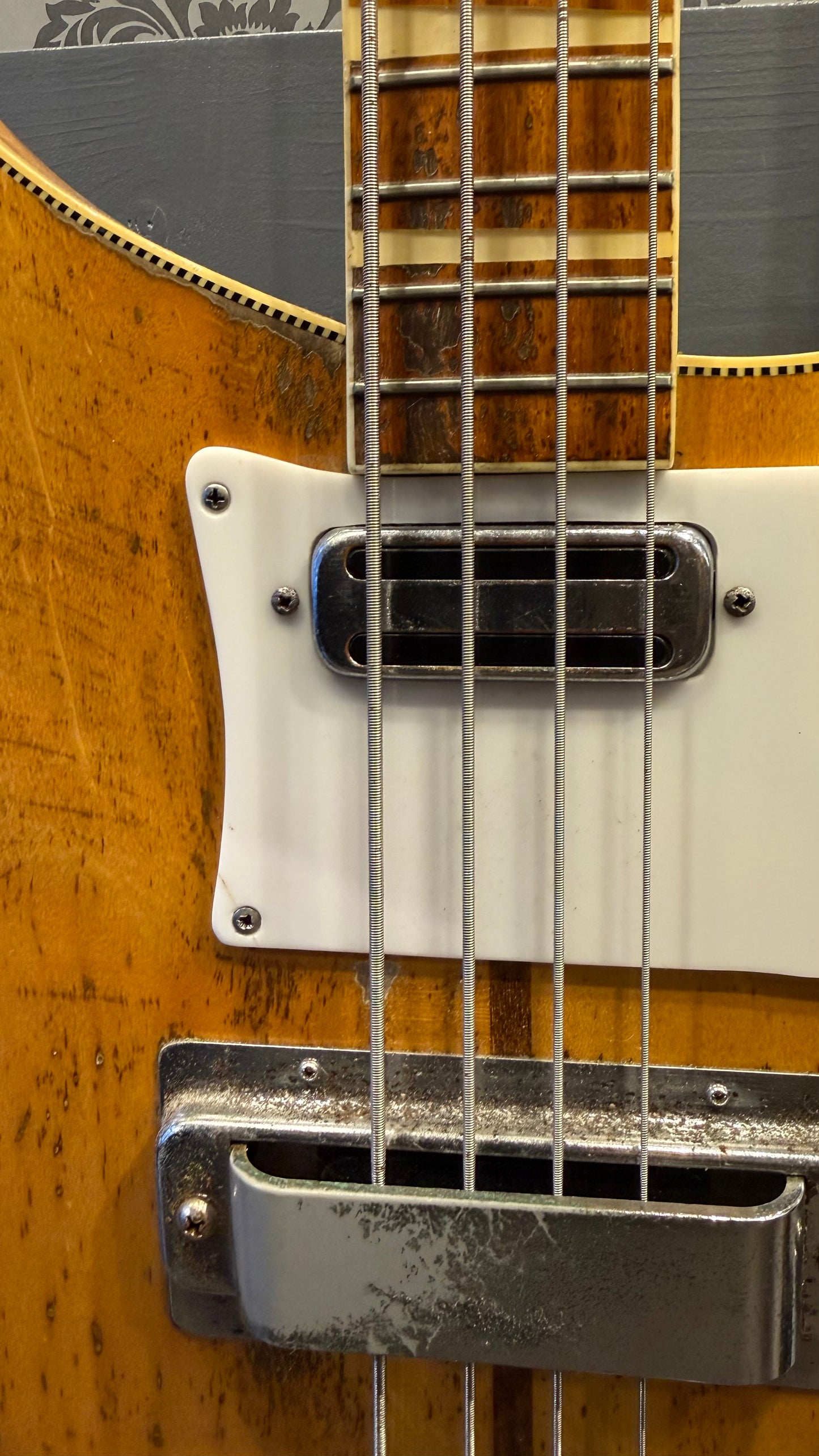 Rickenbacker 4001 Mapleglo with Checkerboard Binding 1973 (occasion)