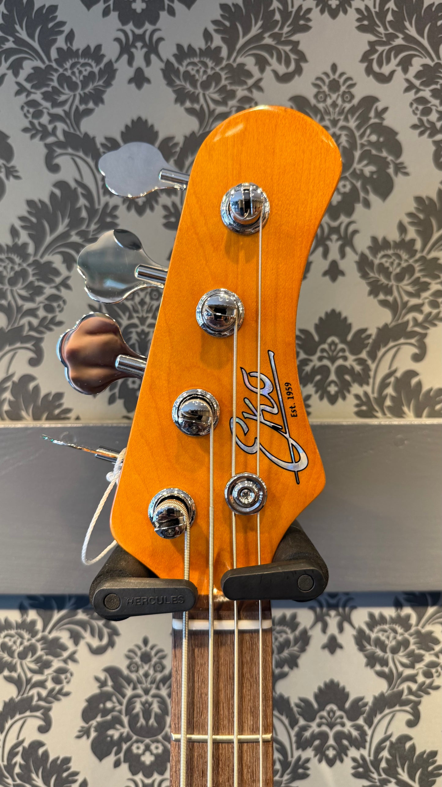 Eko PB300-SB Tribute Bass Sunburst