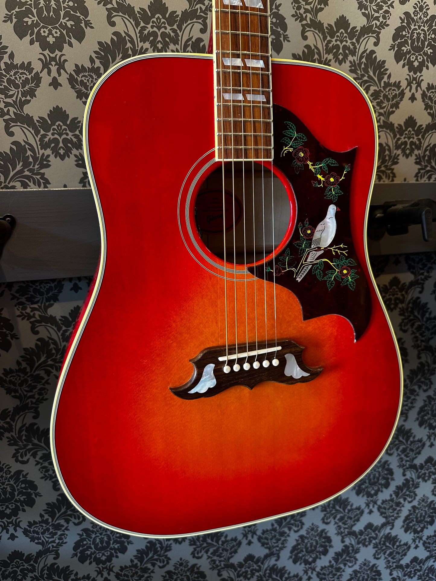 Gibson Dove Original Vintage Cherry Sunburst Incl. Case (occasion)