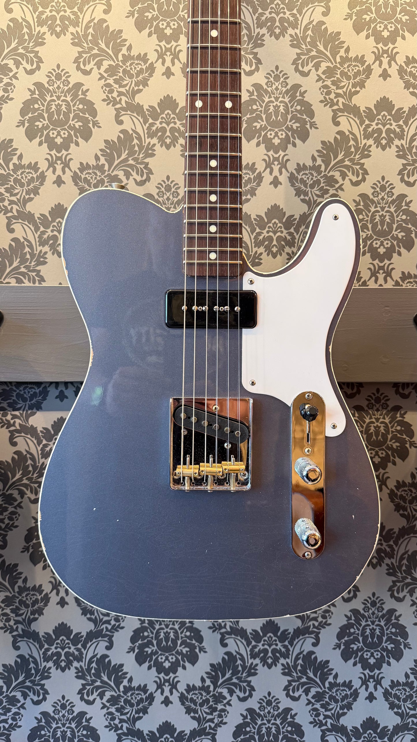 Del-Tone 60's T-style Custom (Custom Order) plus case