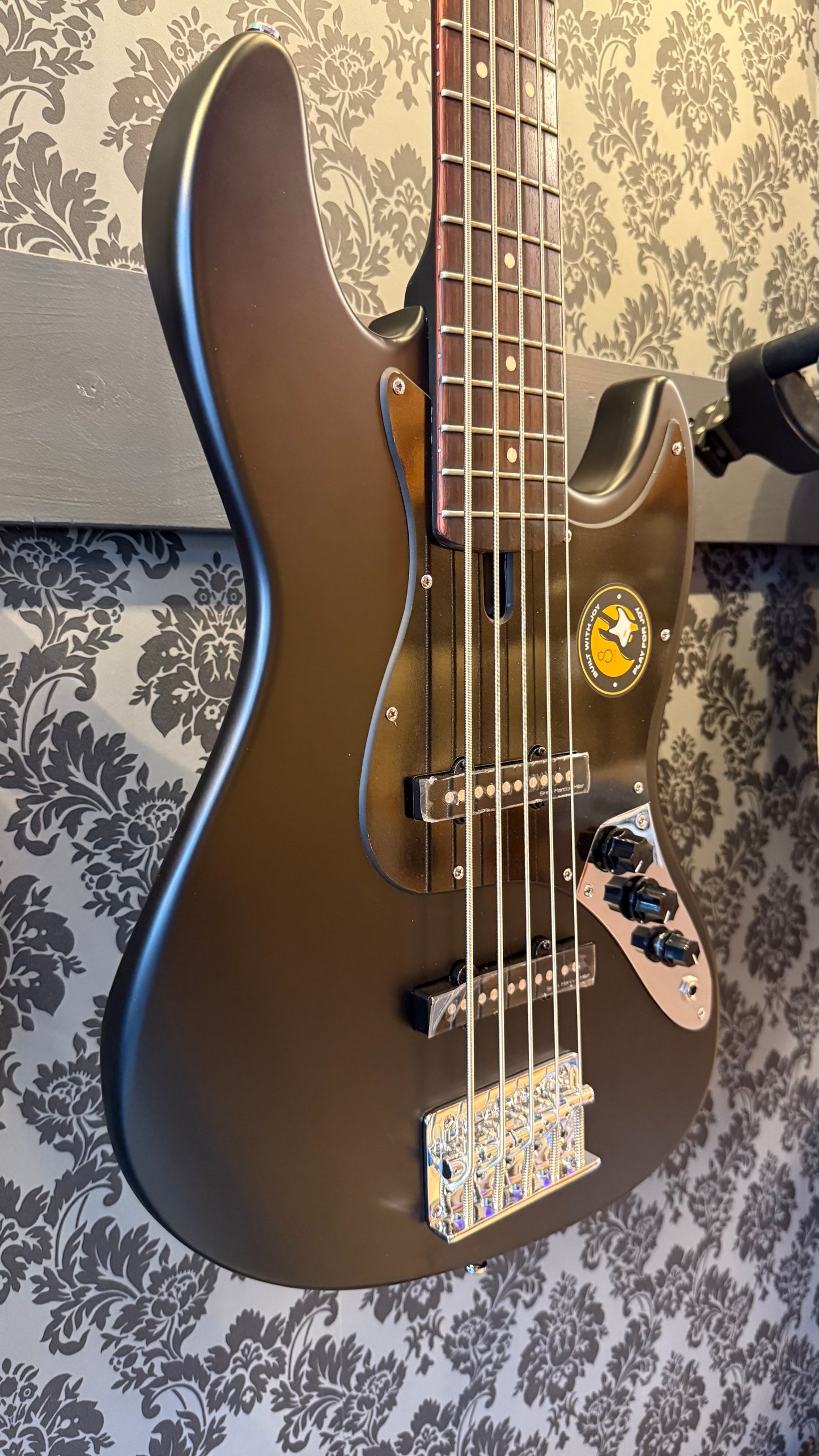 Sire Basses V3P 5/BKS Marcus Miller 5-string black satin