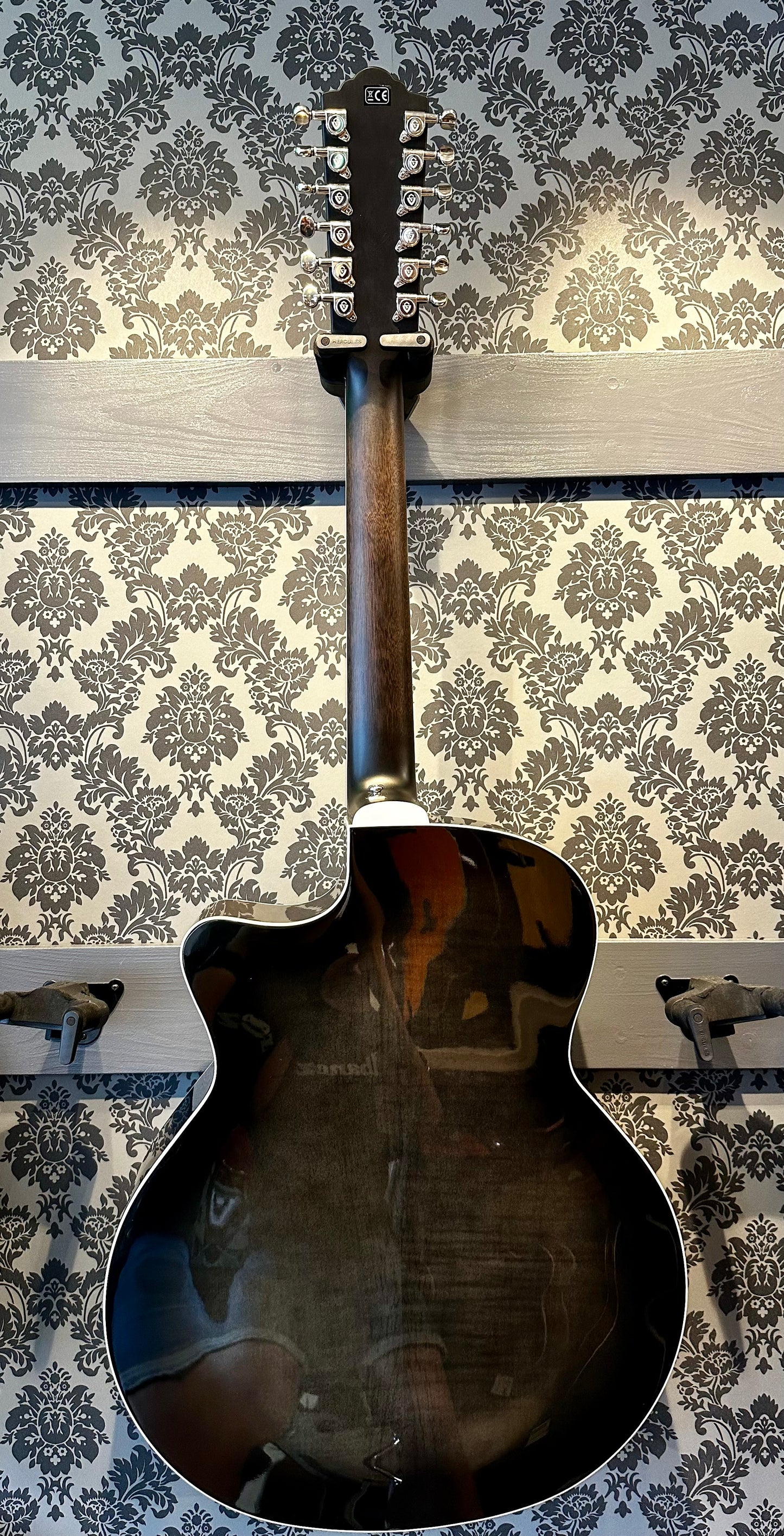 Guild F-2512CE Deluxe Archback Black