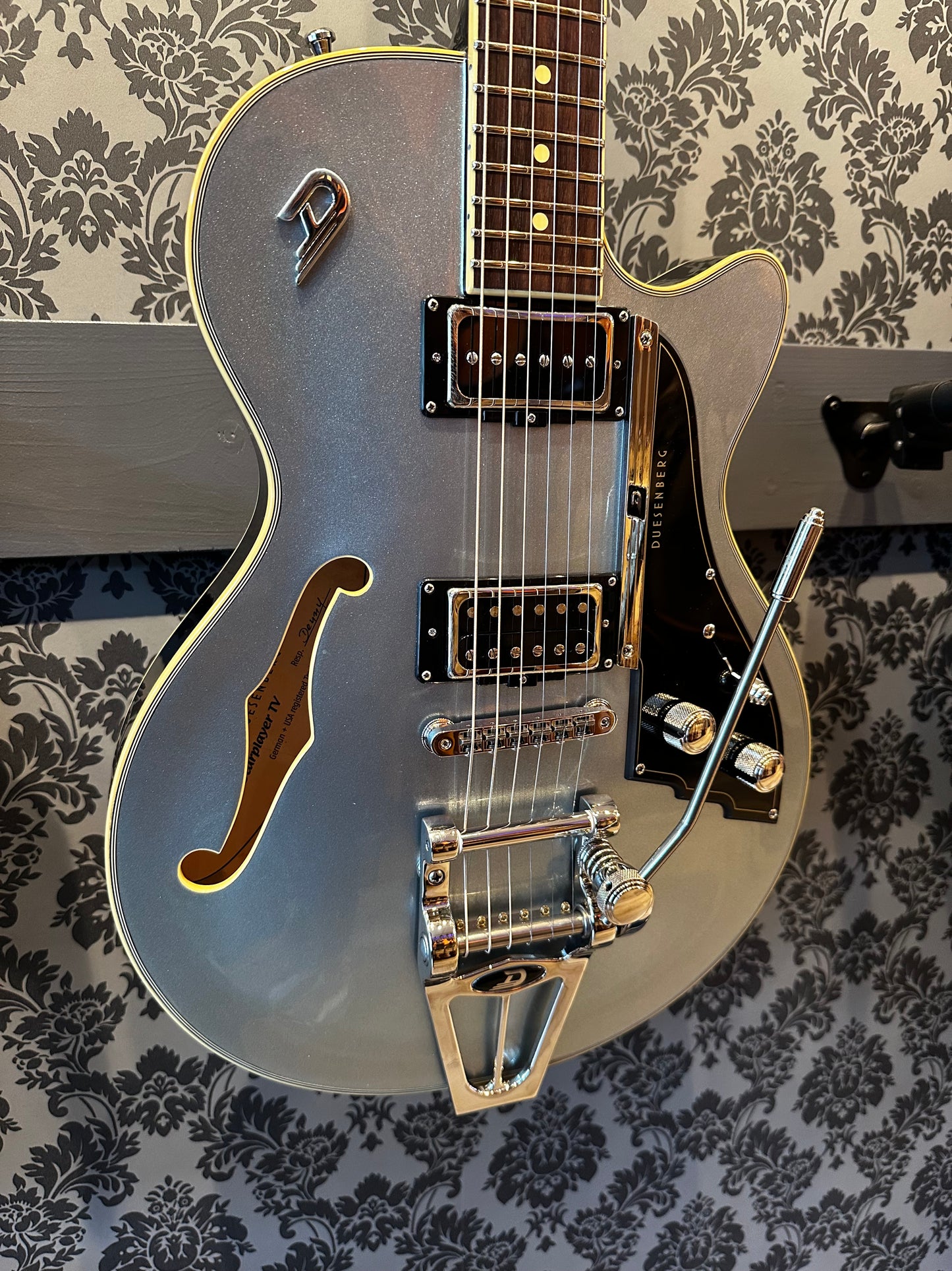 Duesenberg Starplayer TV Catalina Avalon Blue Incl. Case