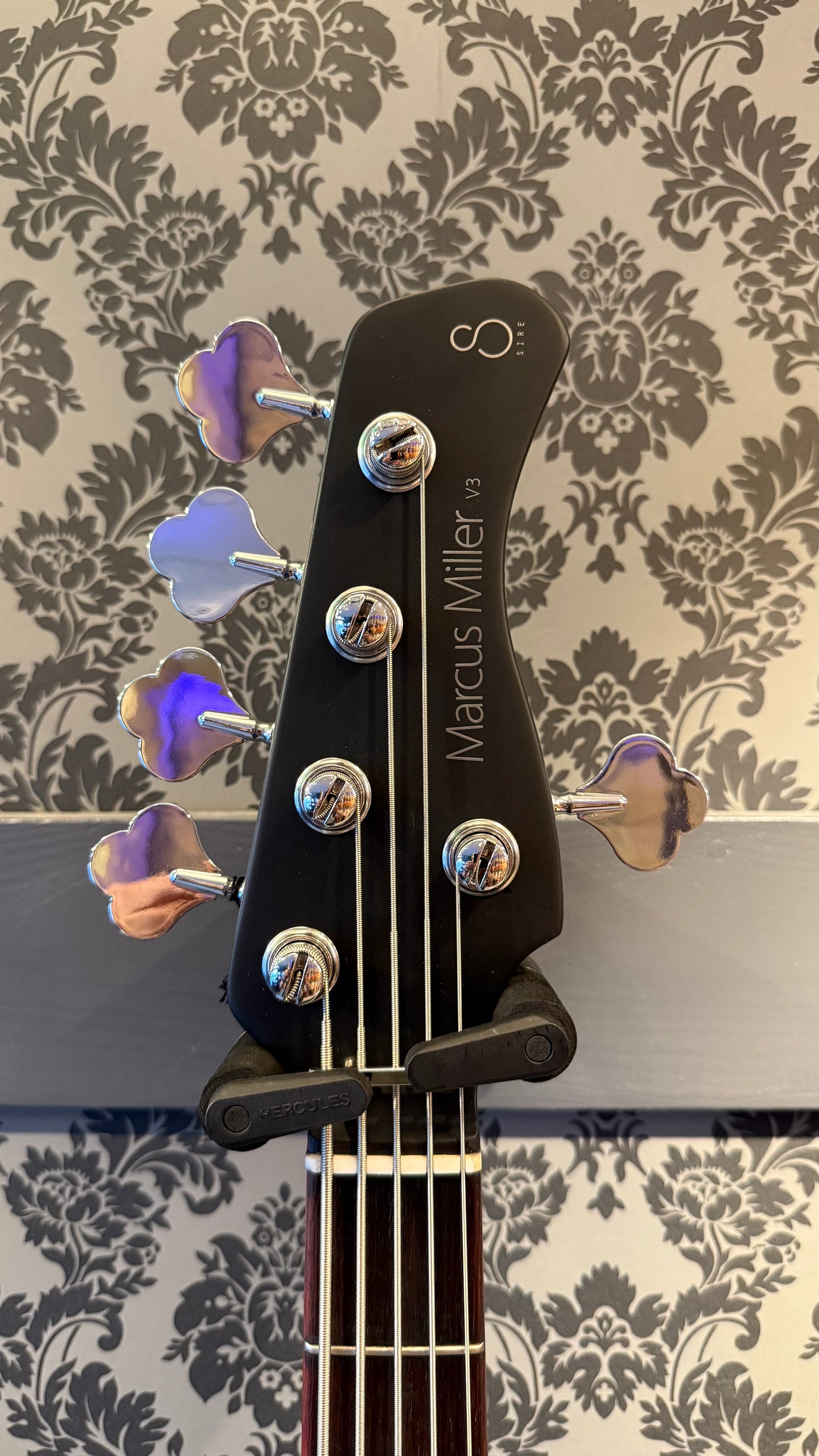 Sire Basses V3P 5/BKS Marcus Miller 5-string black satin