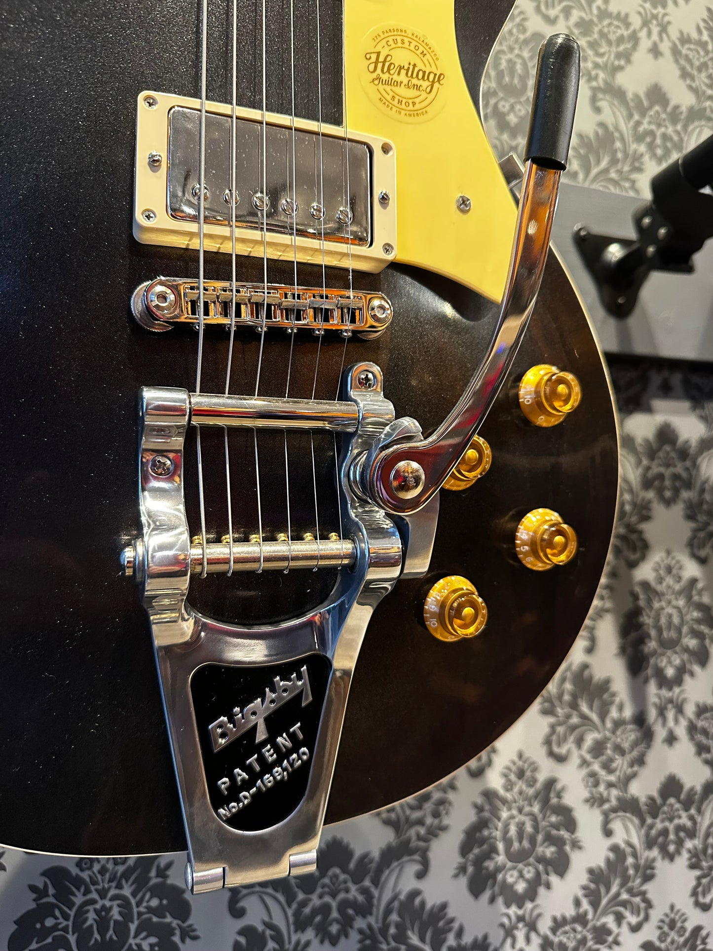 Heritage H-150 Custom Shop Core Collection Space Black Bigsby Incl. case
