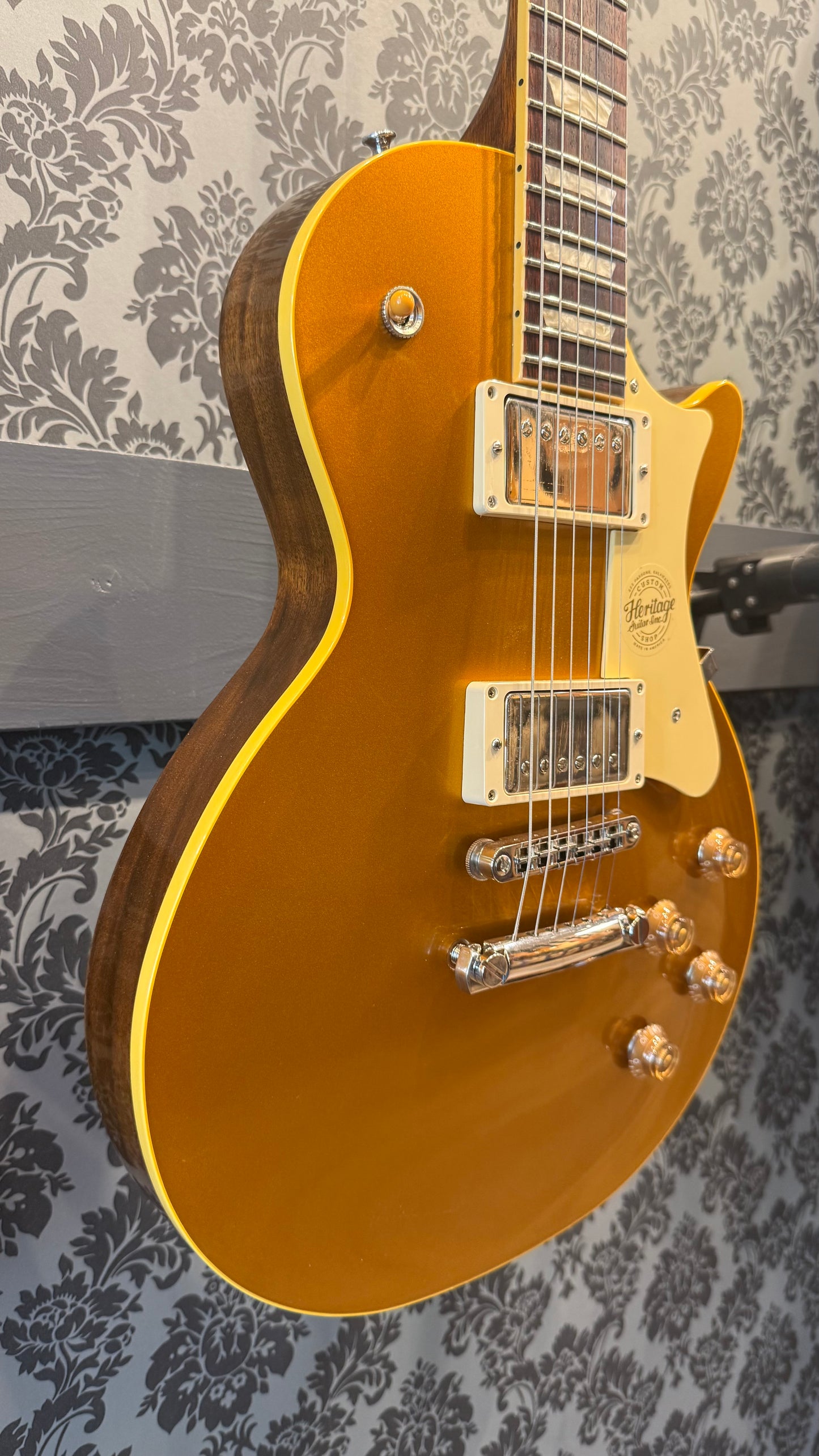 Heritage Custom Shop Core Collection H-150 Plain Top, Gold Top Artisan Aged incl. case