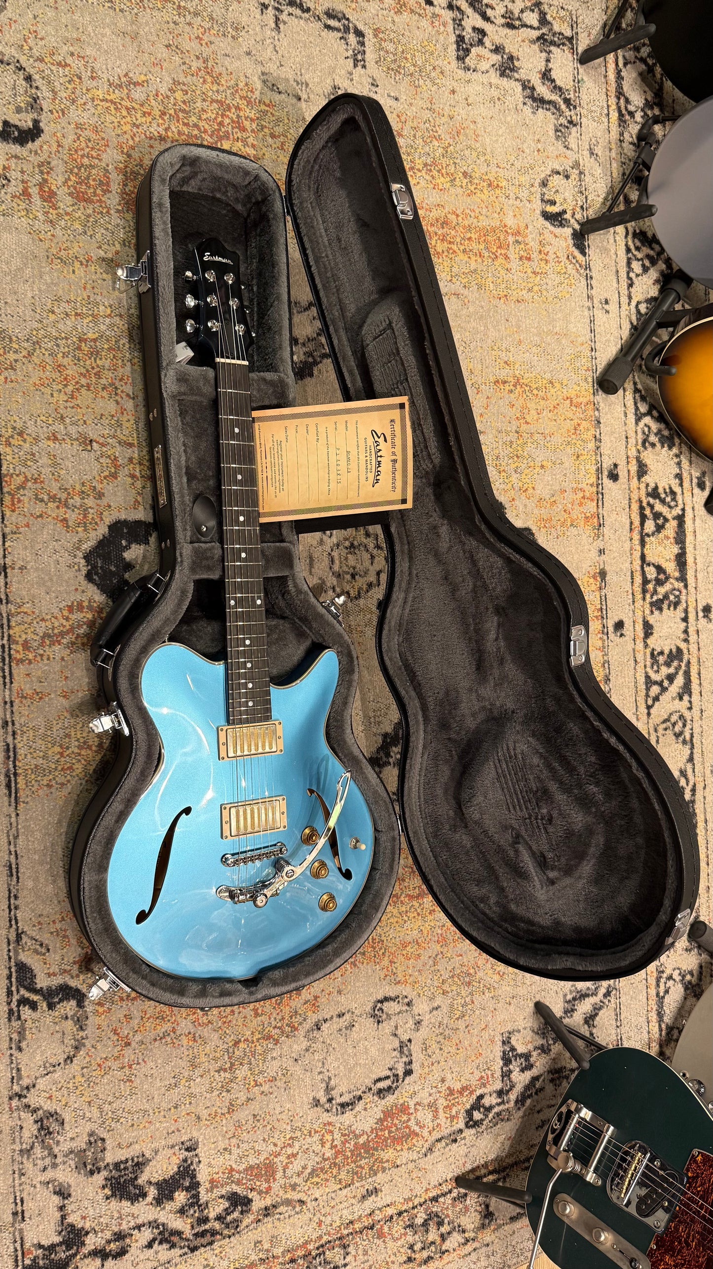 Eastman Romeo-LA 14" Thinline S.Duncan P-90 incl.case (B-stock)
