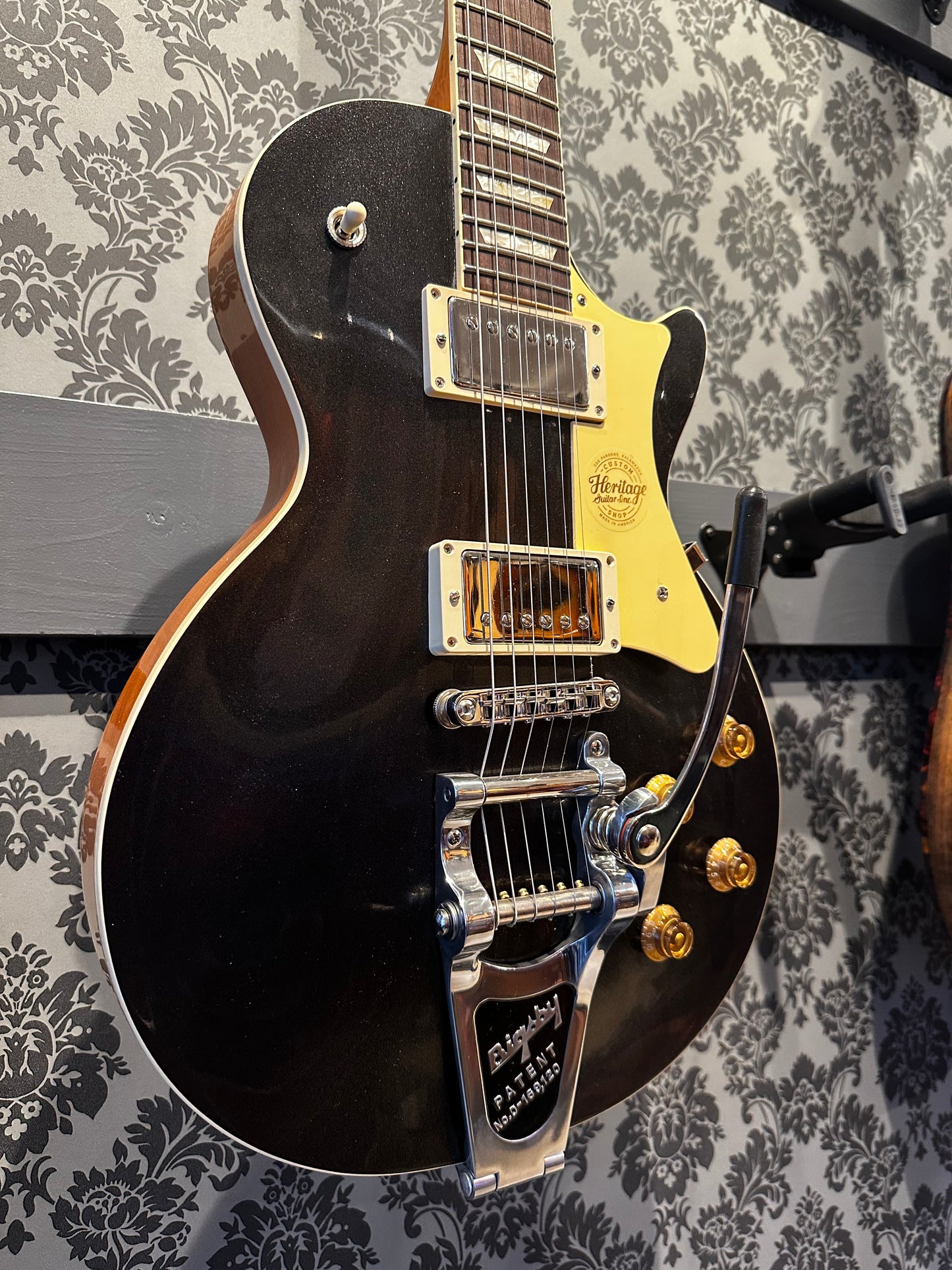 Heritage H-150 Custom Shop Core Collection Space Black Bigsby Incl. case