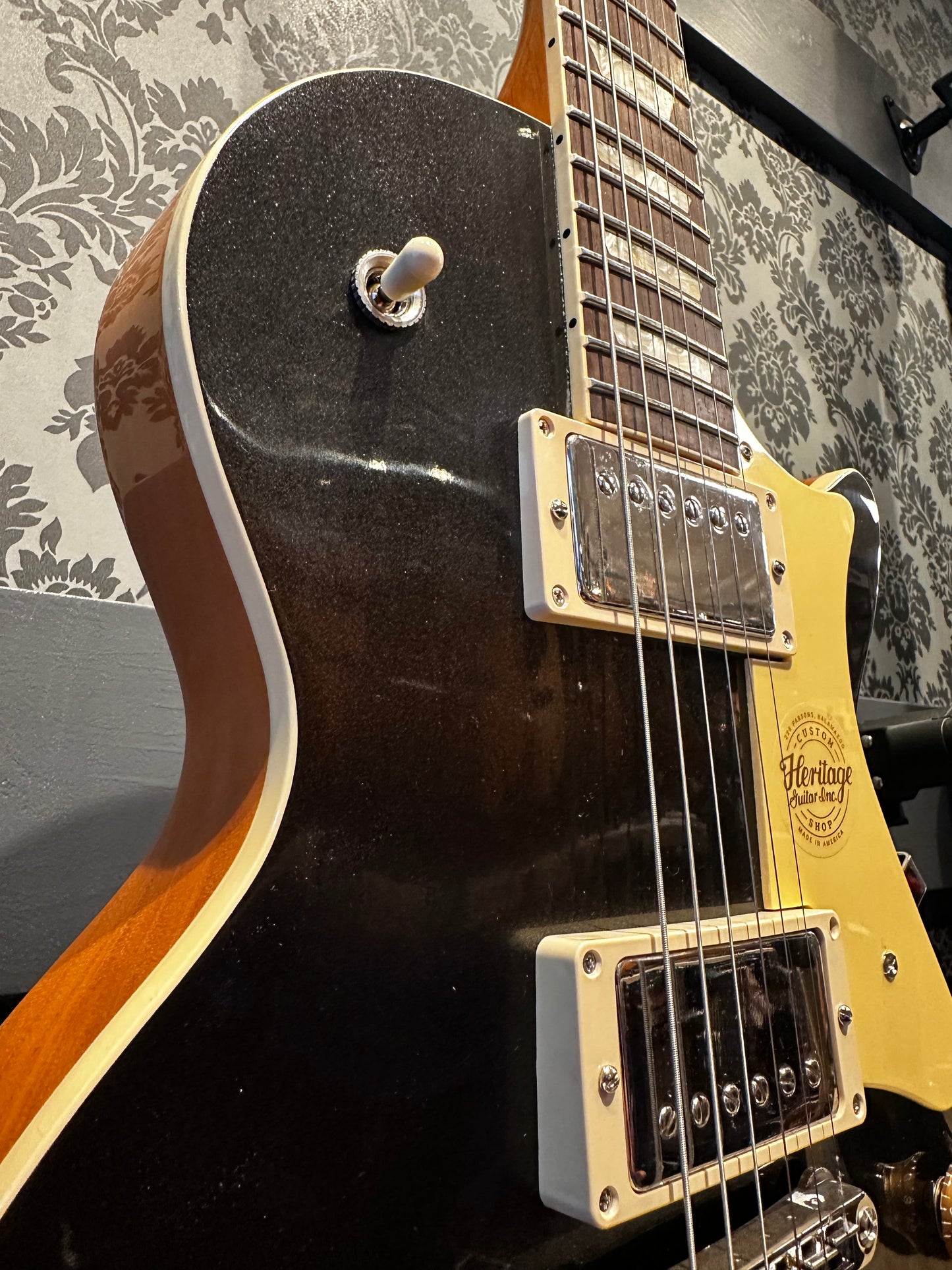Heritage H-150 Custom Shop Core Collection Space Black Bigsby Incl. case