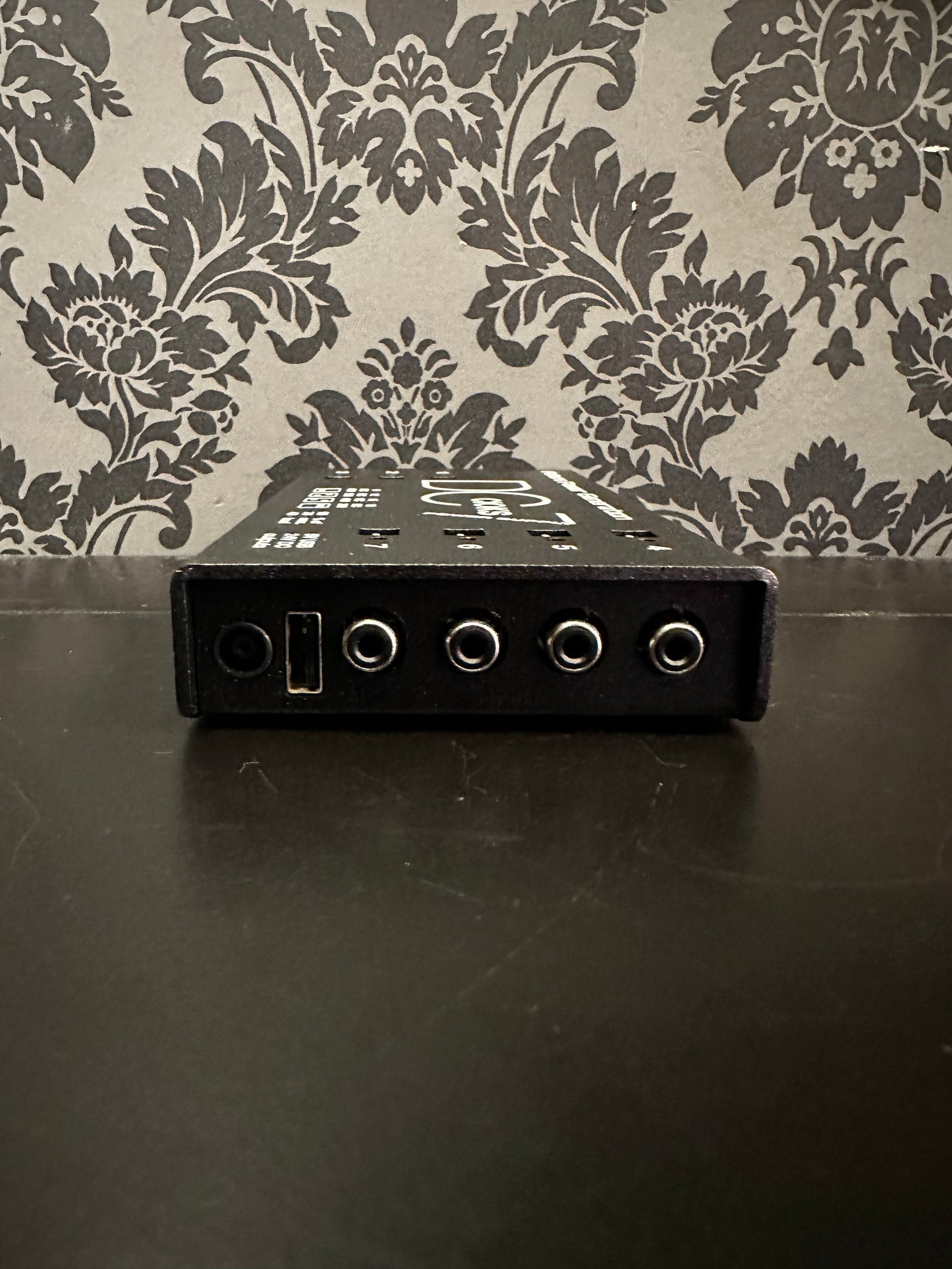 Cioks DC7 isolated power supply + 16 flex cables