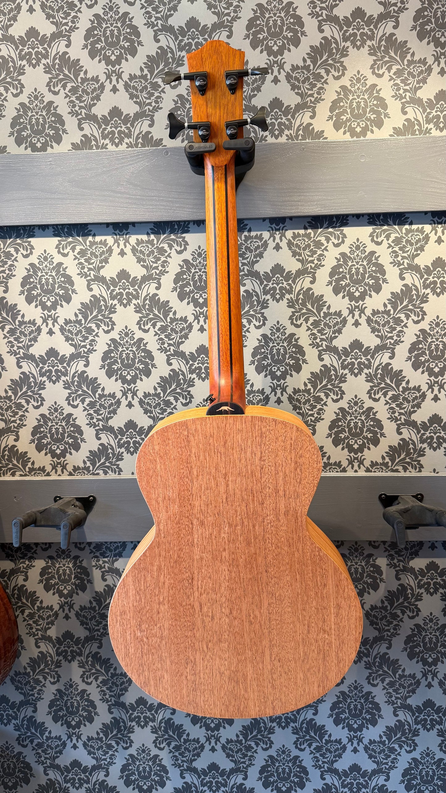 Bromo BAT-8E Tahomo Series Mini Jumbo Bass Guitar