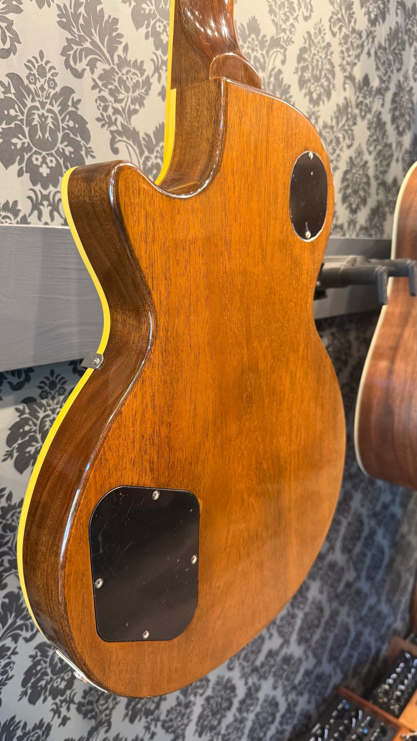 Heritage Custom Shop Core Collection H-150 Plain Top, Gold Top Artisan Aged incl. case