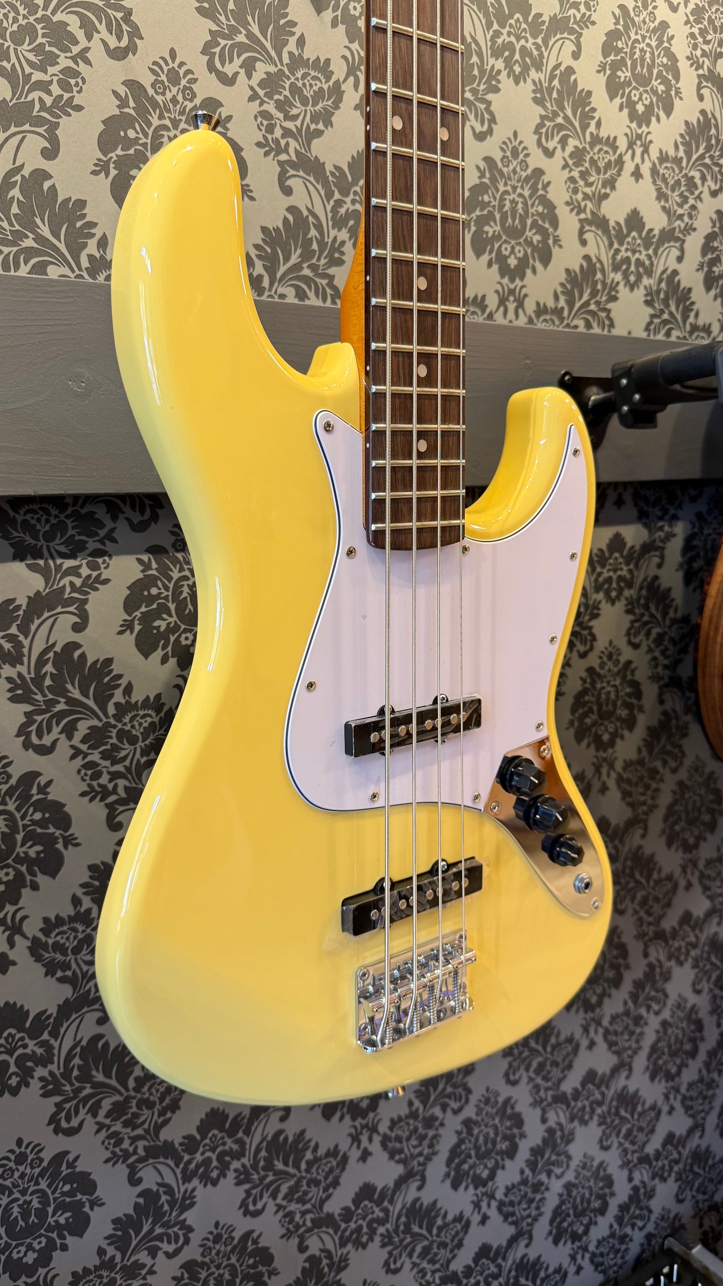 Eko JB300-CRM Cream