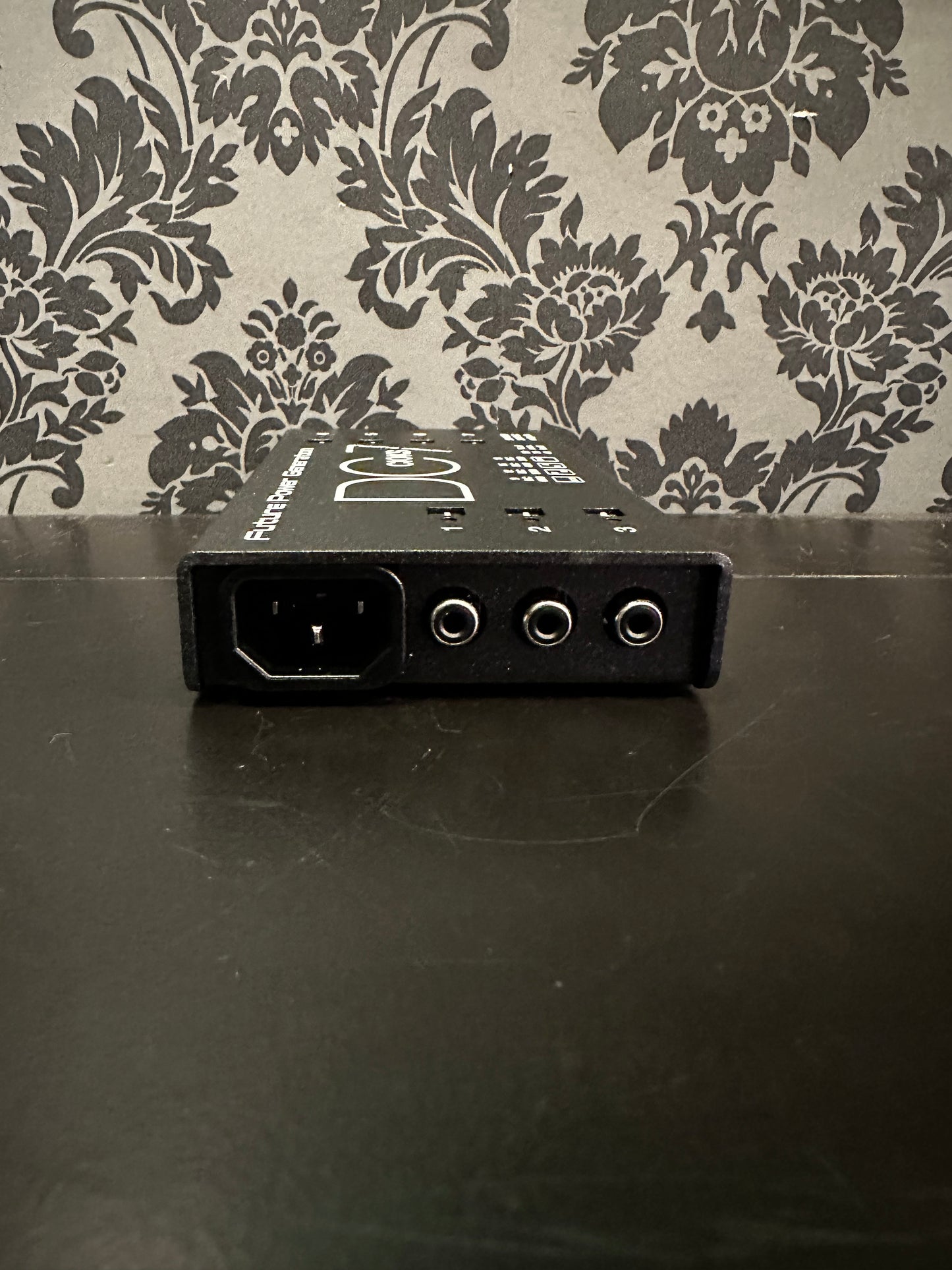 Cioks DC7 isolated power supply + 16 flex cables