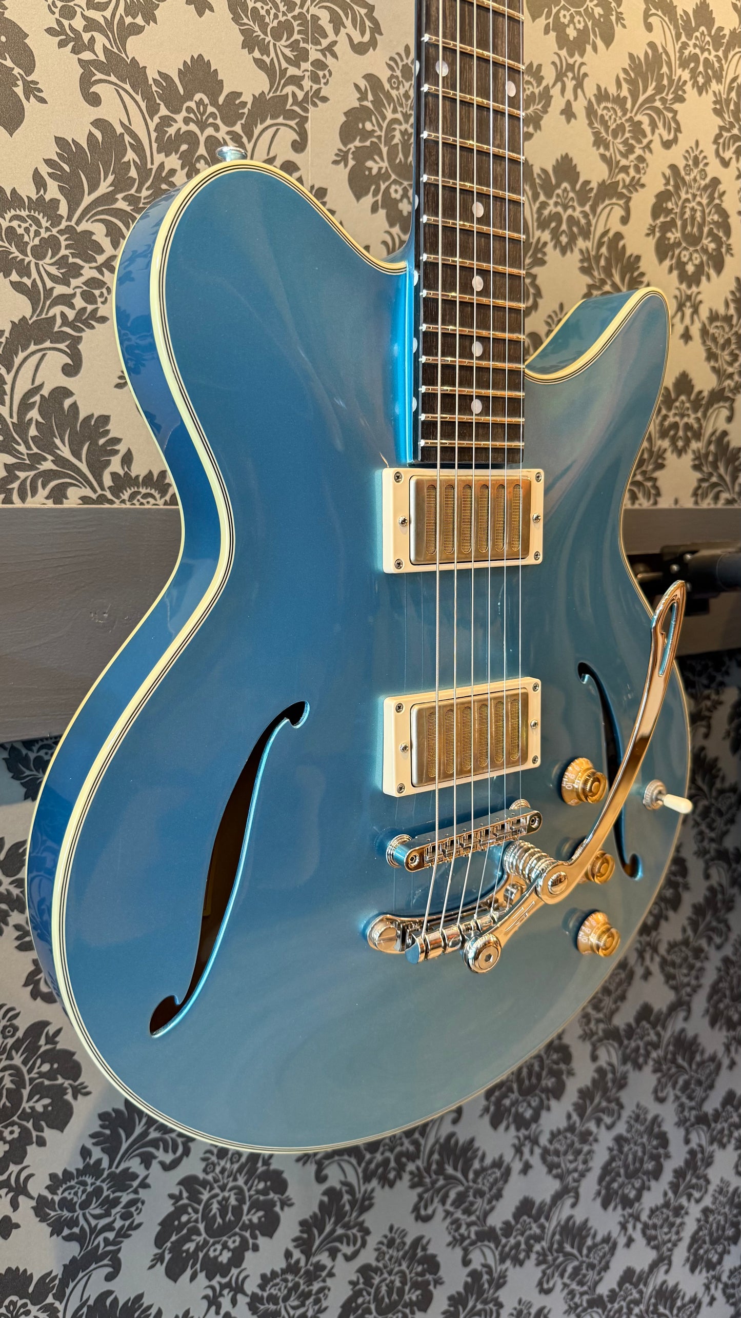Eastman Romeo-LA 14" Thinline S.Duncan P-90 incl.case (B-stock)