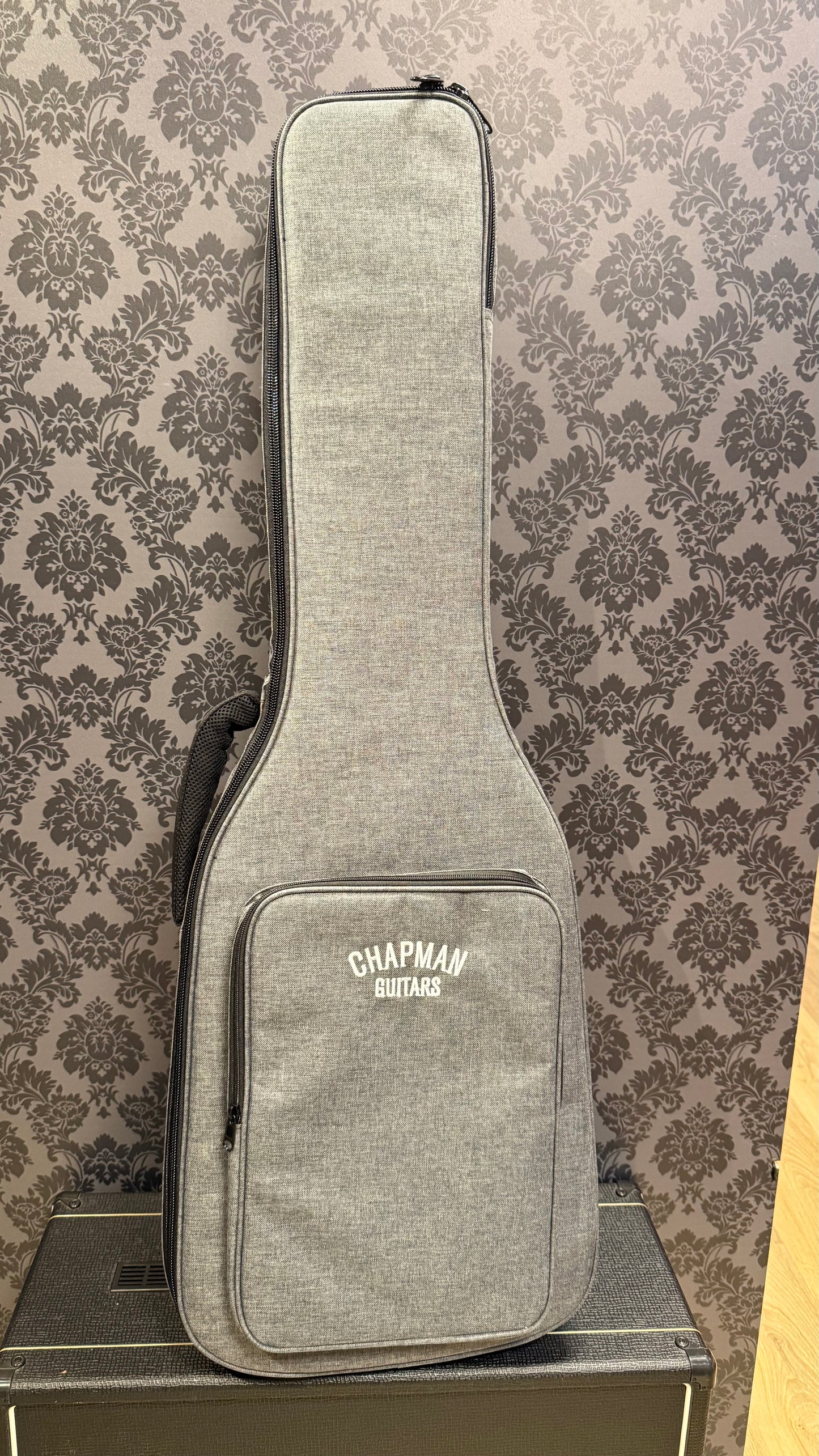 Chapman Law Maker Traditional Blood Moon incl.bag