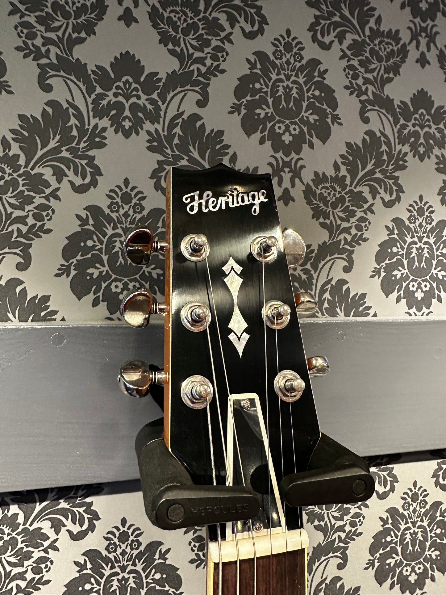 Heritage H-150 Custom Shop Core Collection Space Black Bigsby Incl. case
