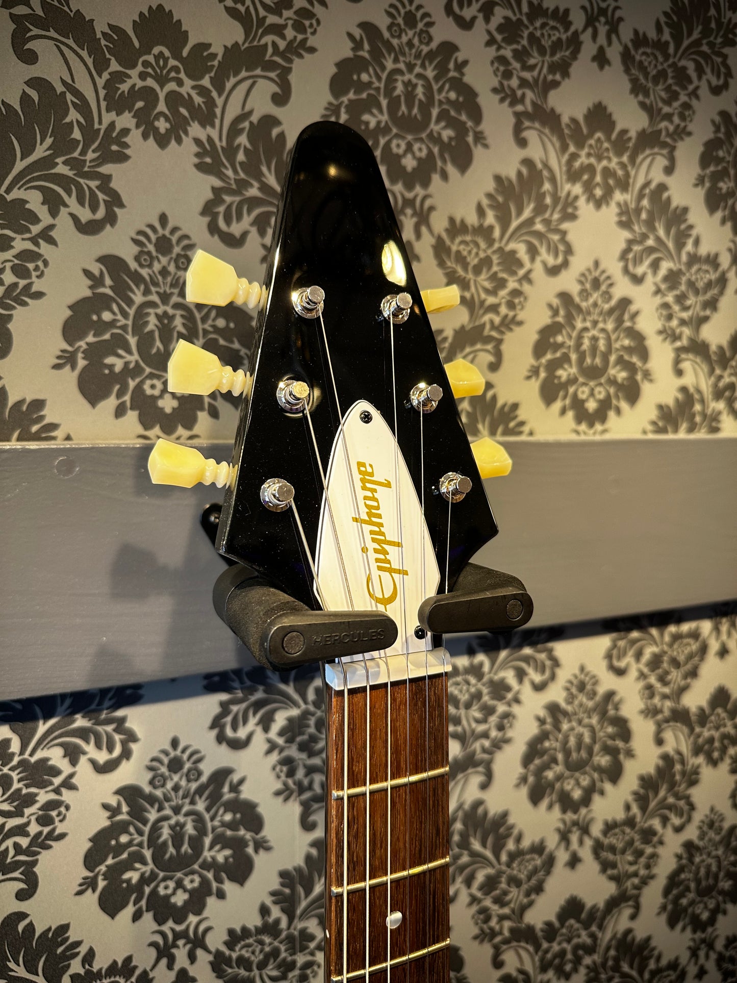 Epiphone Jimi Hendrix "Love Drops" Flying V Ebony incl.case