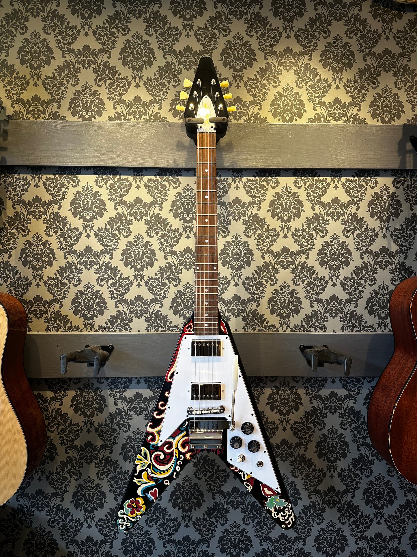 Epiphone Jimi Hendrix "Love Drops" Flying V Ebony incl.case