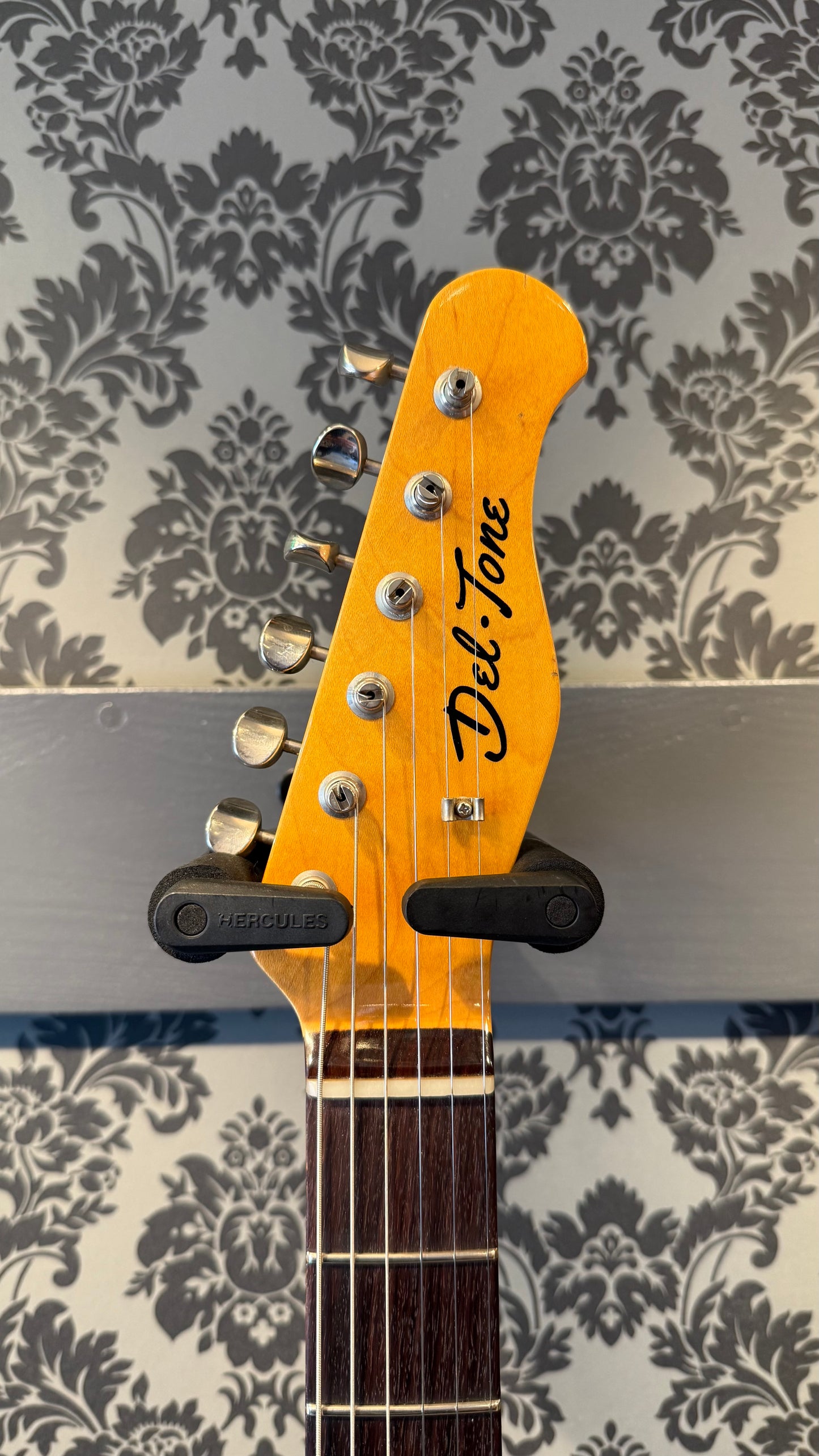Del-Tone 60's T-style Custom (Custom Order) plus case