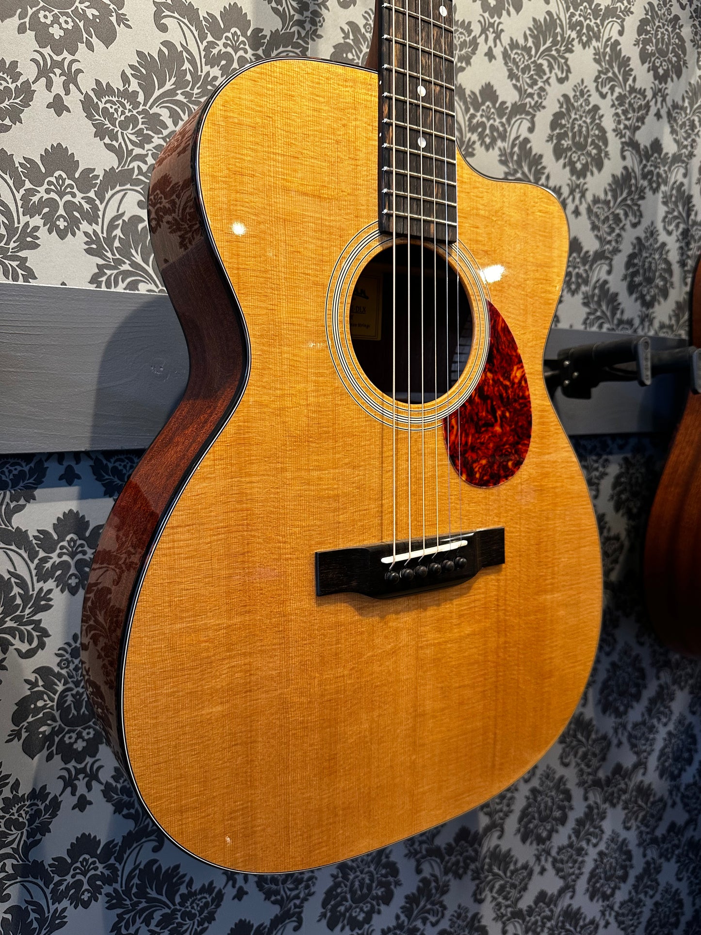 Eastman E1 OM CE Deluxe Incl. gigbag