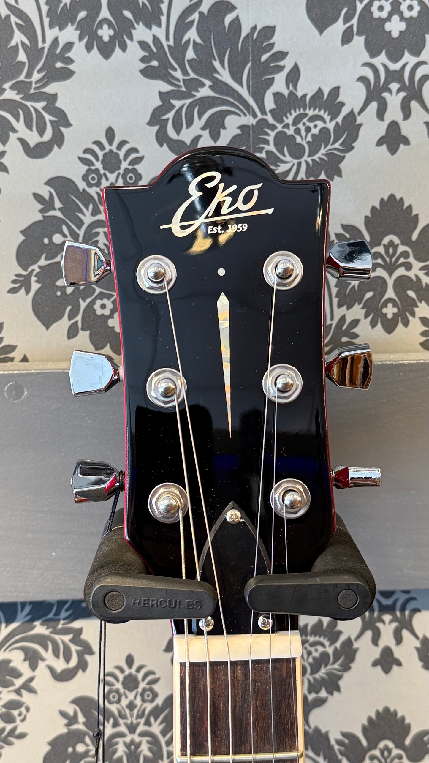 Eko LS300-CSB Cherry Sunburst