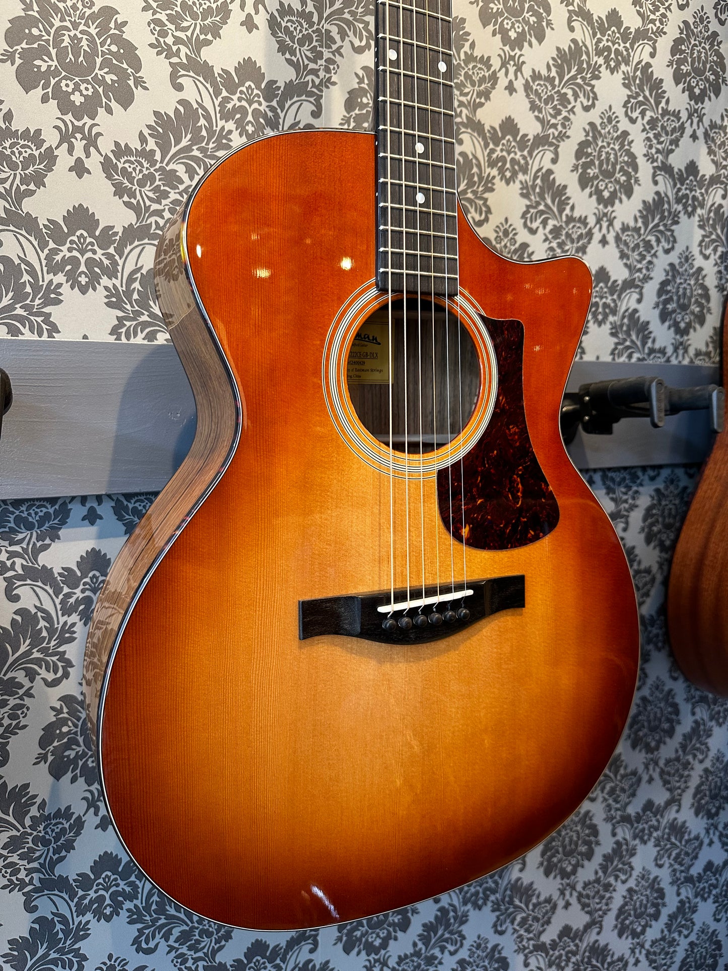 Eastman AC222CE Goldburst Deluxe Incl. gigbag (B-stock)