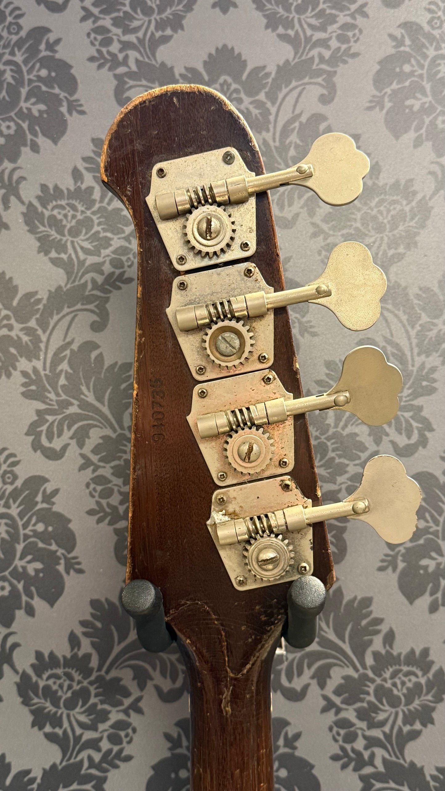 Gibson Thunderbird IV (Non-Reverse) 1968 sunburst bass (occasion)