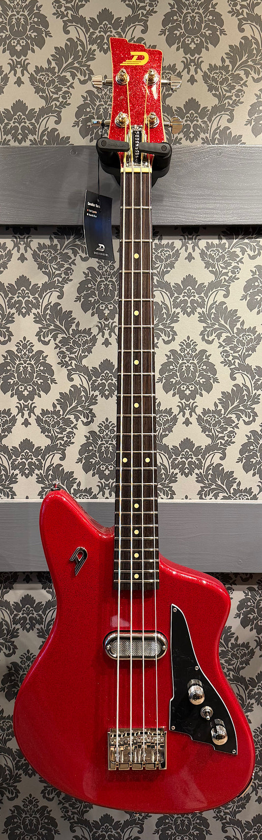 Duesenberg kavalier bass sparkle red incl. case