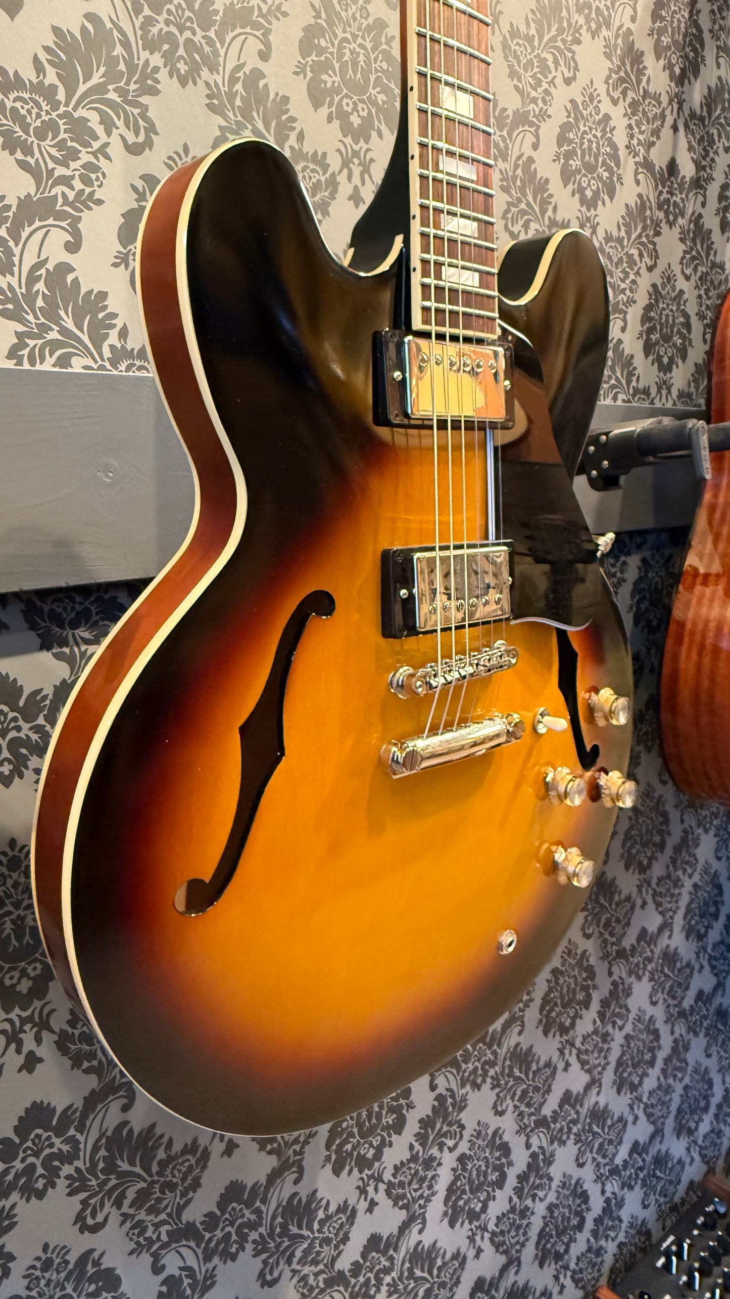 Epiphone IGC 1962 ES-335 Reissue, Vintage Burst incl. case (occasion)