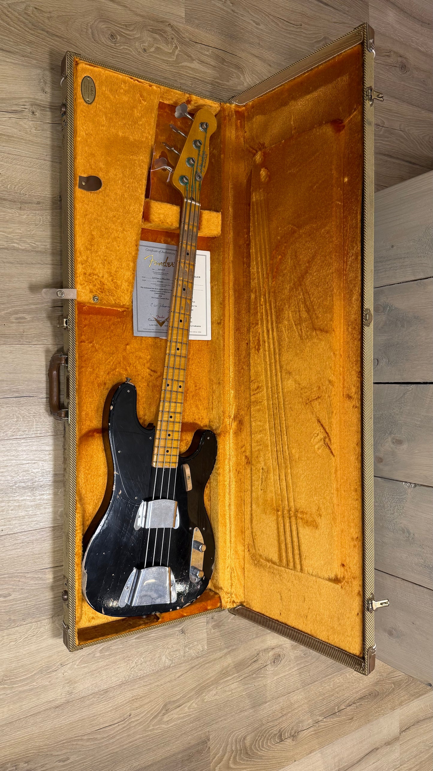 Fender '51 Precision bass LTD Black Relic Custom Shop, incl Case (occasion)