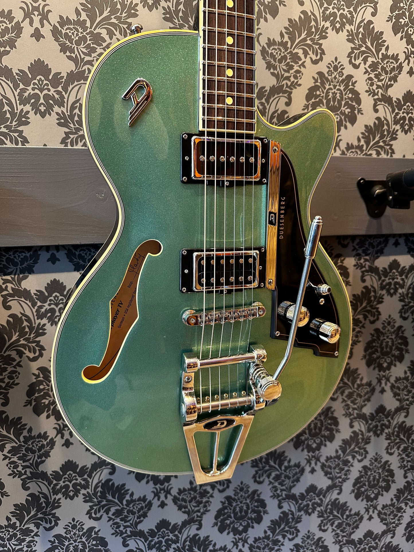 Duesenberg Starplayer TV Catalina Harbor Green Incl. case