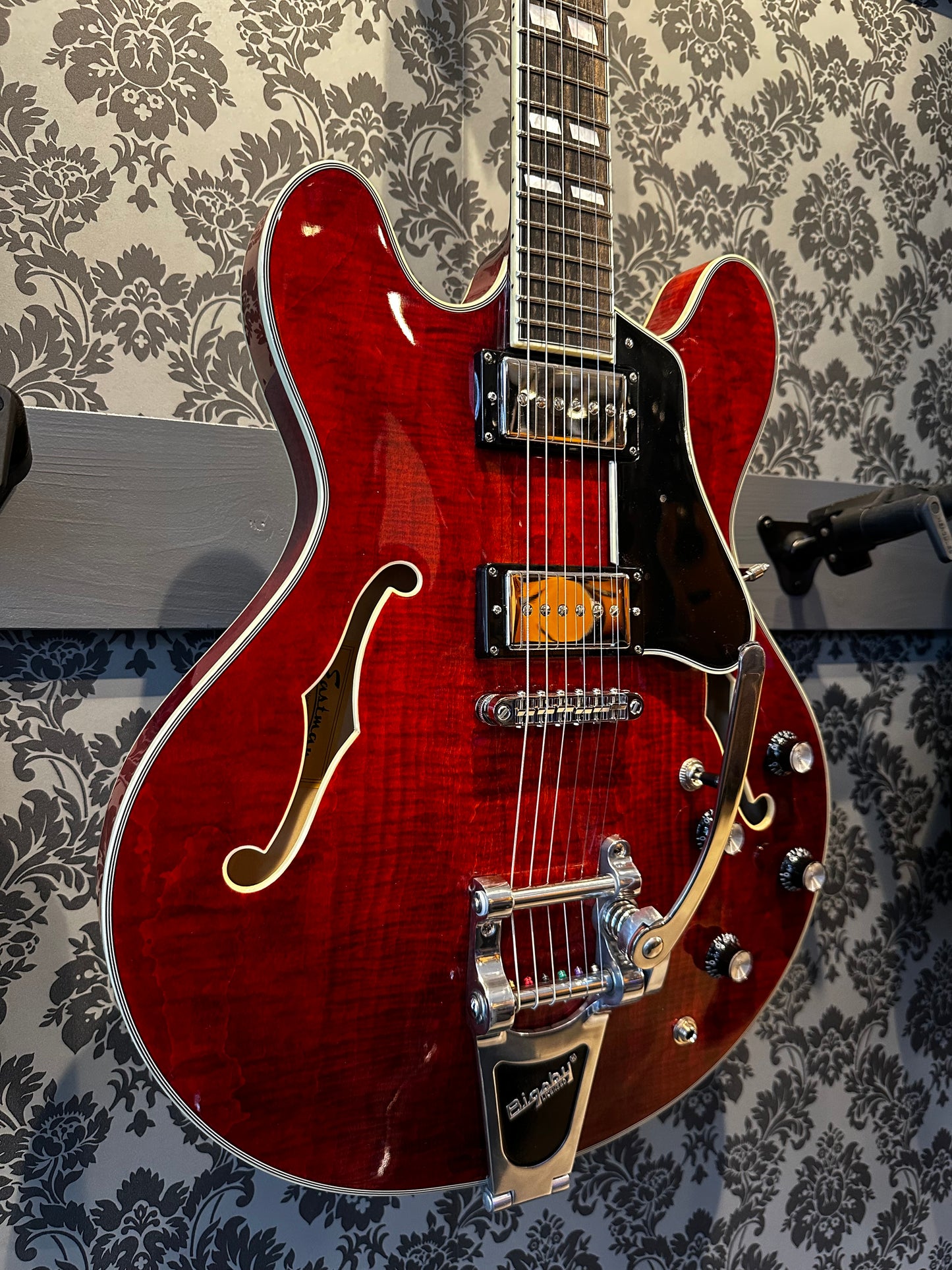 Eastman T486 Classic Red Bigsby Incl. Case