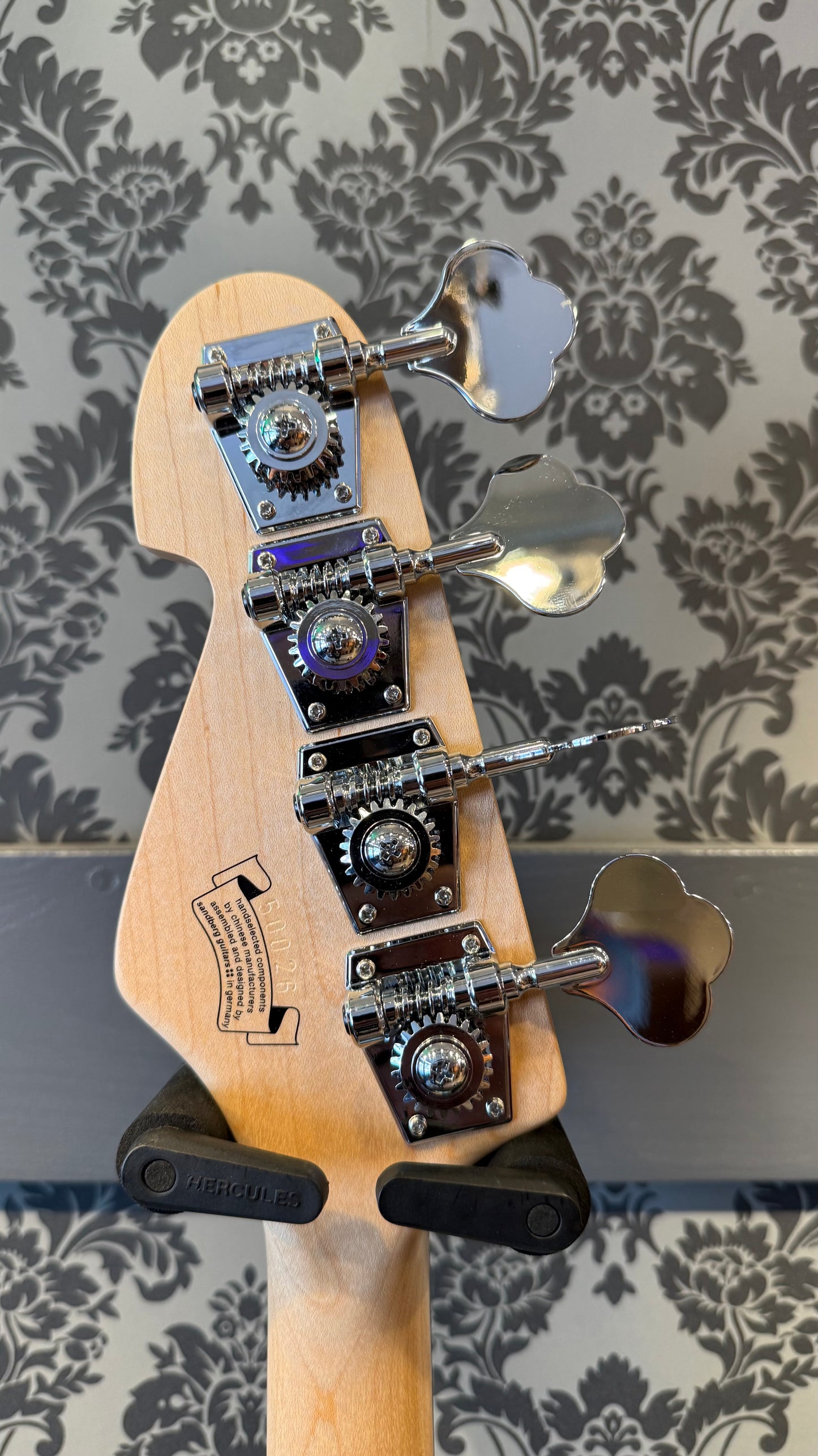Sandberg Electra TT Electra Vintage Single-Coils 4-String 34" Highgloss Sonic Blue