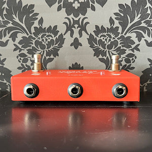 Fender ABY switch pedal RED