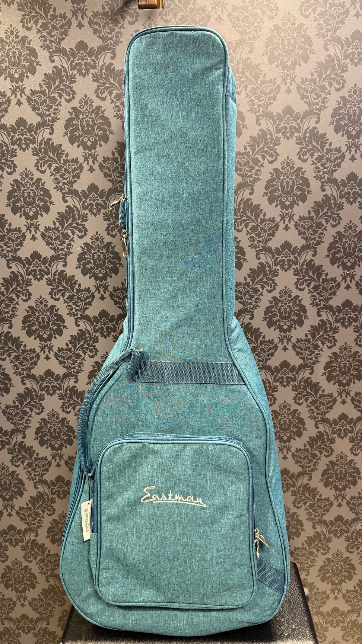 Eastman PCH2-OM Classic incl.gigbag