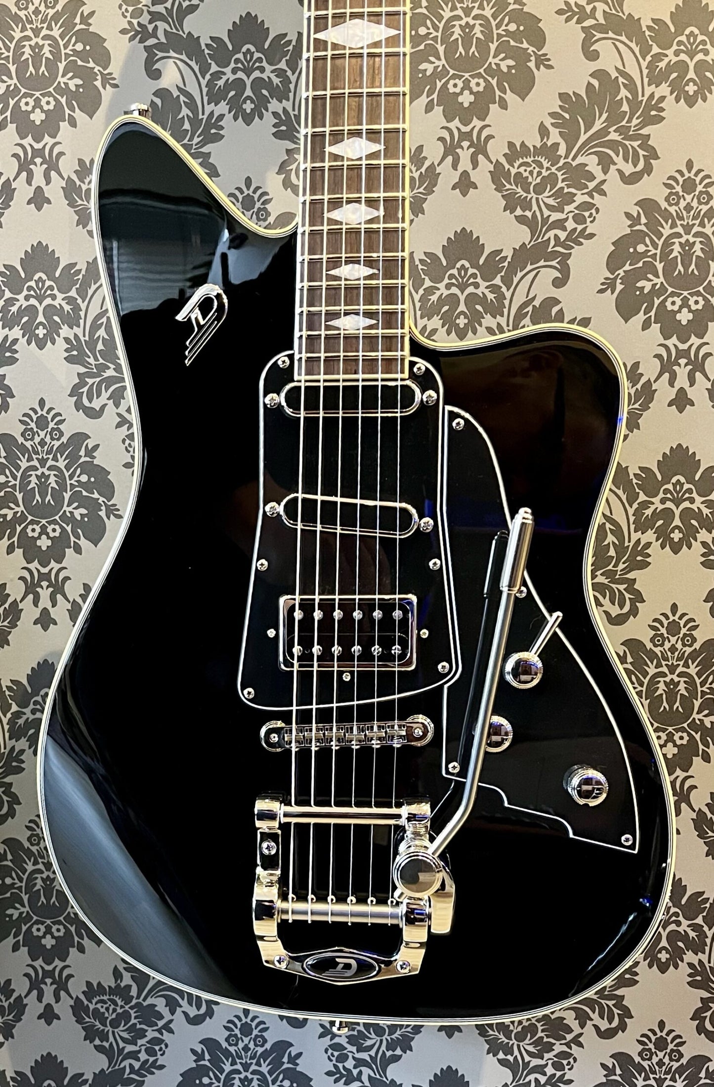 Duesenberg Paloma Black Incl. Gigbag